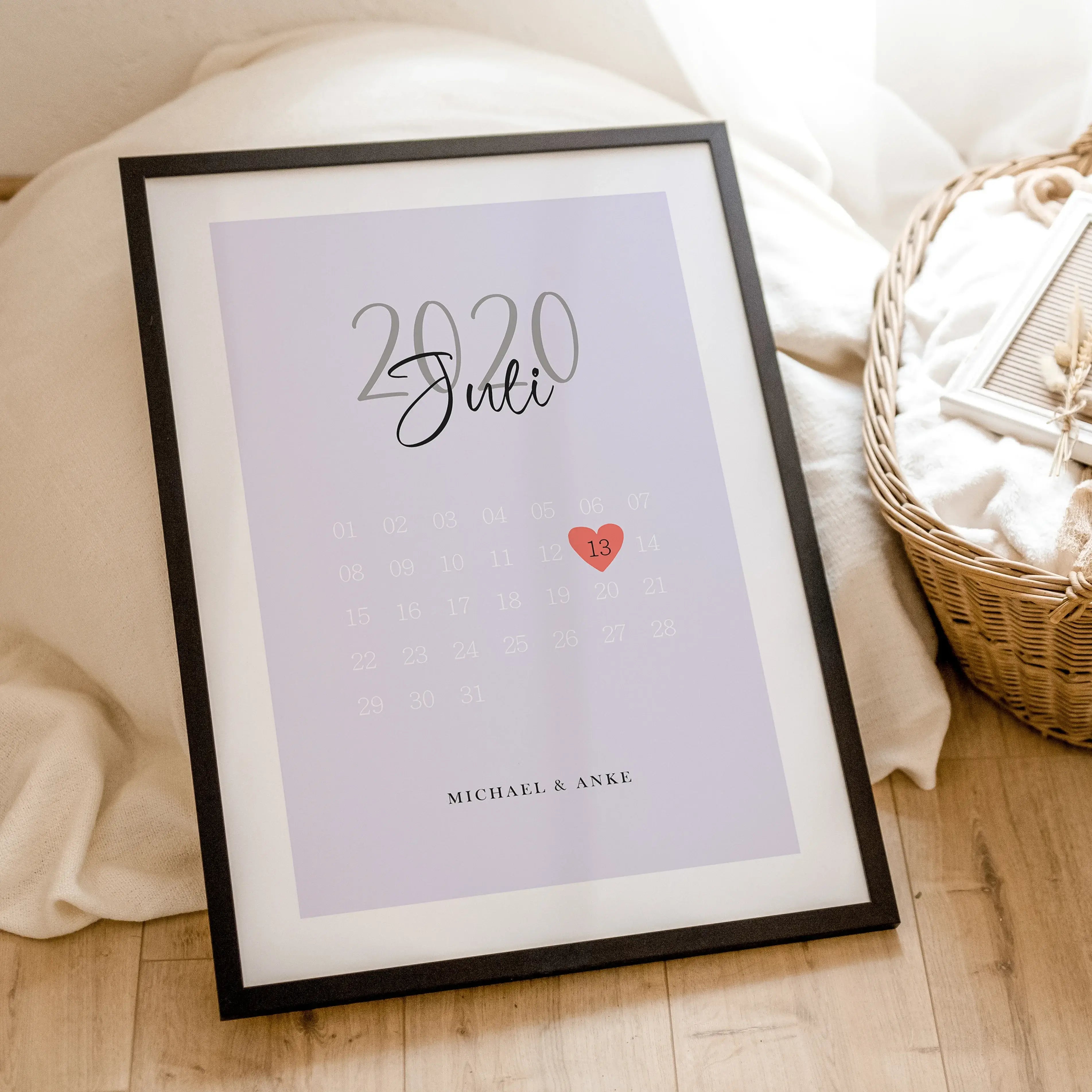 Kalender Poster-famprints-Personalisiertes Poster-Entdecke unser einzigartiges Kalender Poster, das du mit dem Datum deines Kennenlernens, deiner Hochzeit oder einem anderen wichtigen Ereignis personalisieren kannst. Gedruckt auf hochwertigem 250g/m² Prem