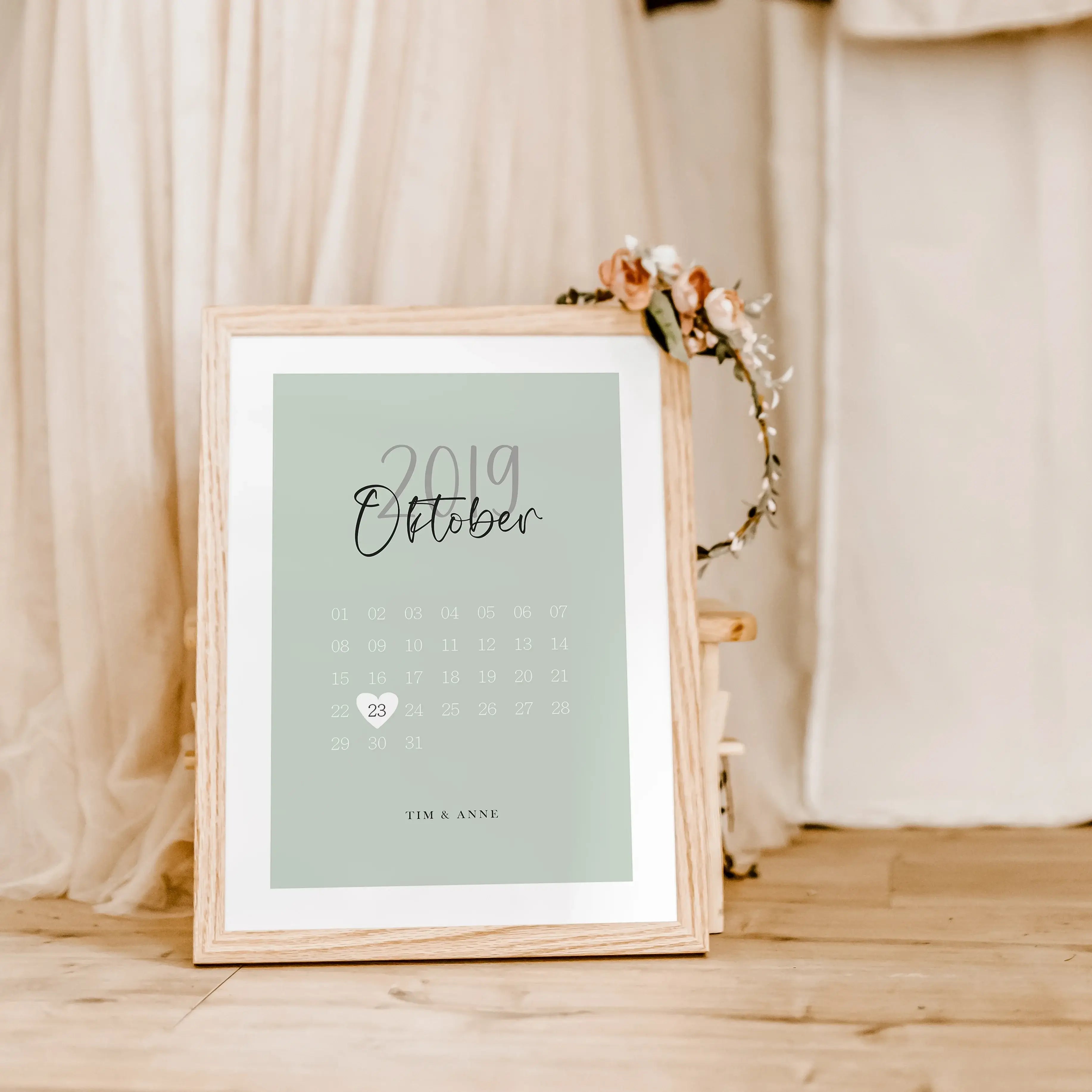 Kalender Poster-famprints-Personalisiertes Poster-Entdecke unser einzigartiges Kalender Poster, das du mit dem Datum deines Kennenlernens, deiner Hochzeit oder einem anderen wichtigen Ereignis personalisieren kannst. Gedruckt auf hochwertigem 250g/m² Prem