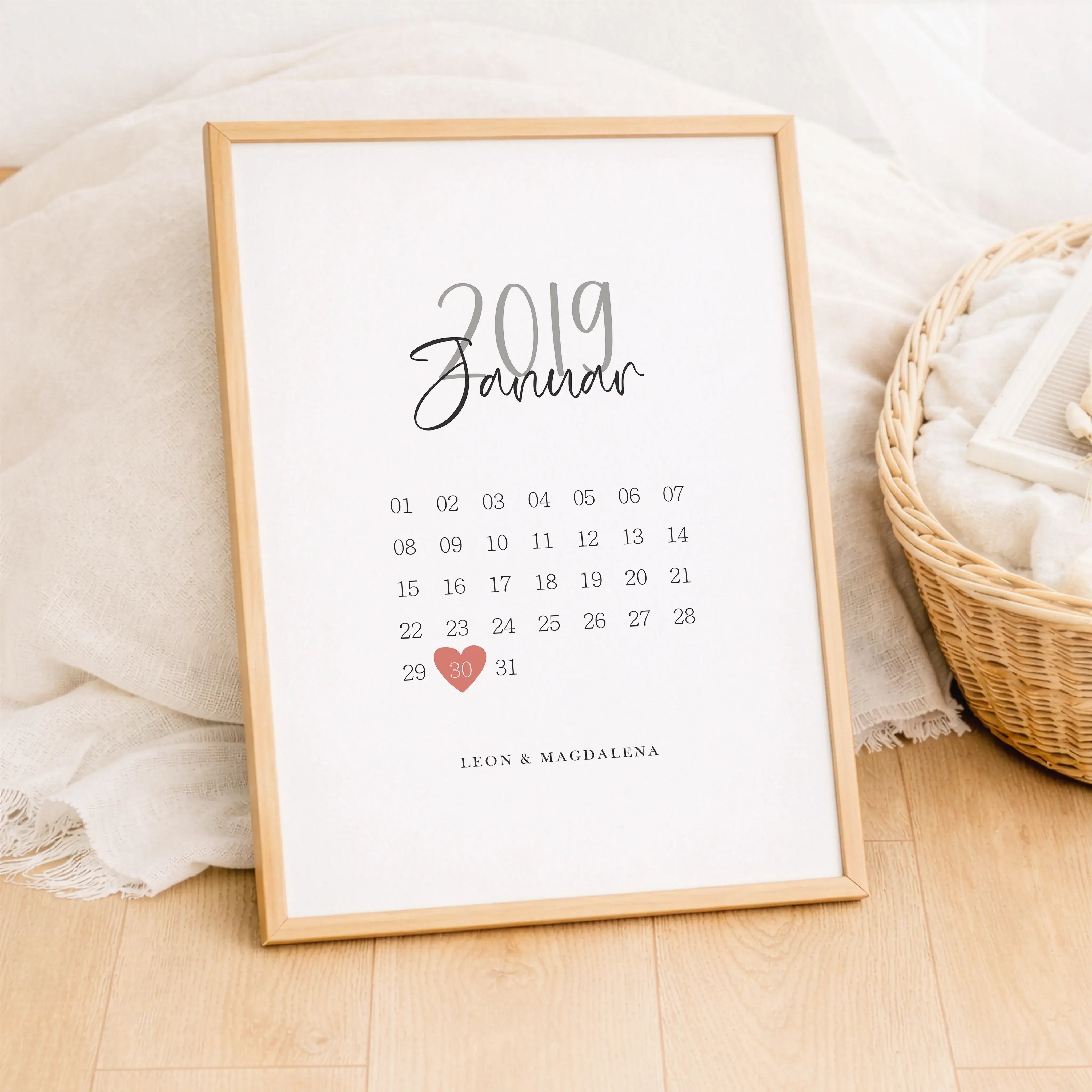 Kalender Poster-Personalisiertes Poster-famprints-Ein Kalender Poster von famprints hält einen besonderen Tag für immer fest. Ob Kennenlernen, Hochzeit, Jahrestag oder ein anderes Herzensdatum, du gestaltest ein persönliches Wandposter, das genau diesen M