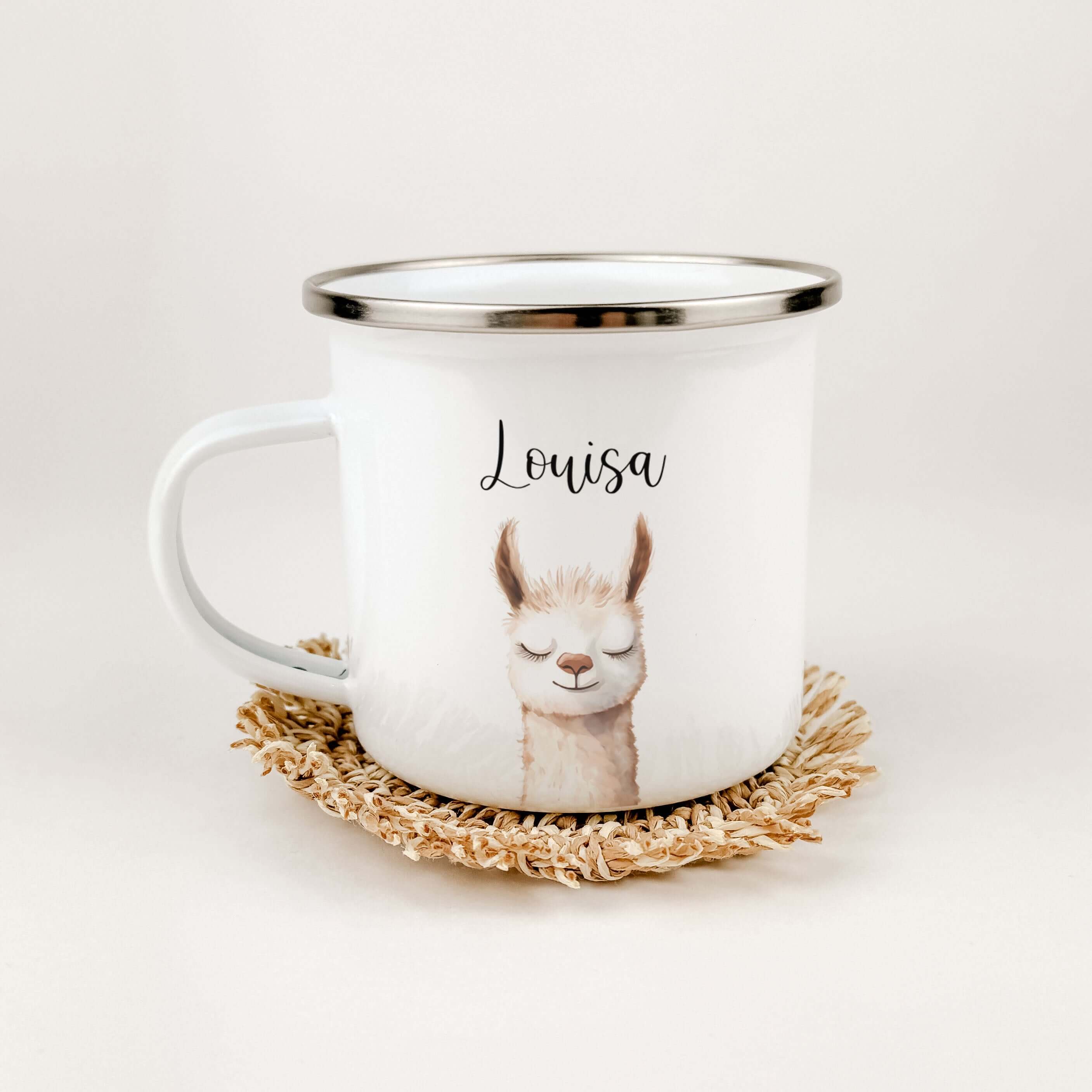 Emaille Tasse Lama Portrait-famprints-Emaille Tasse-Entdecke die charmante Emaille Tasse Lama Portrait – ein absolut einzigartiges personalisiertes Geschenk! Diese Emaille Tasse überzeugt mit einem liebevoll gestalteten Lama-Portrait in Aquarell-Optik, da