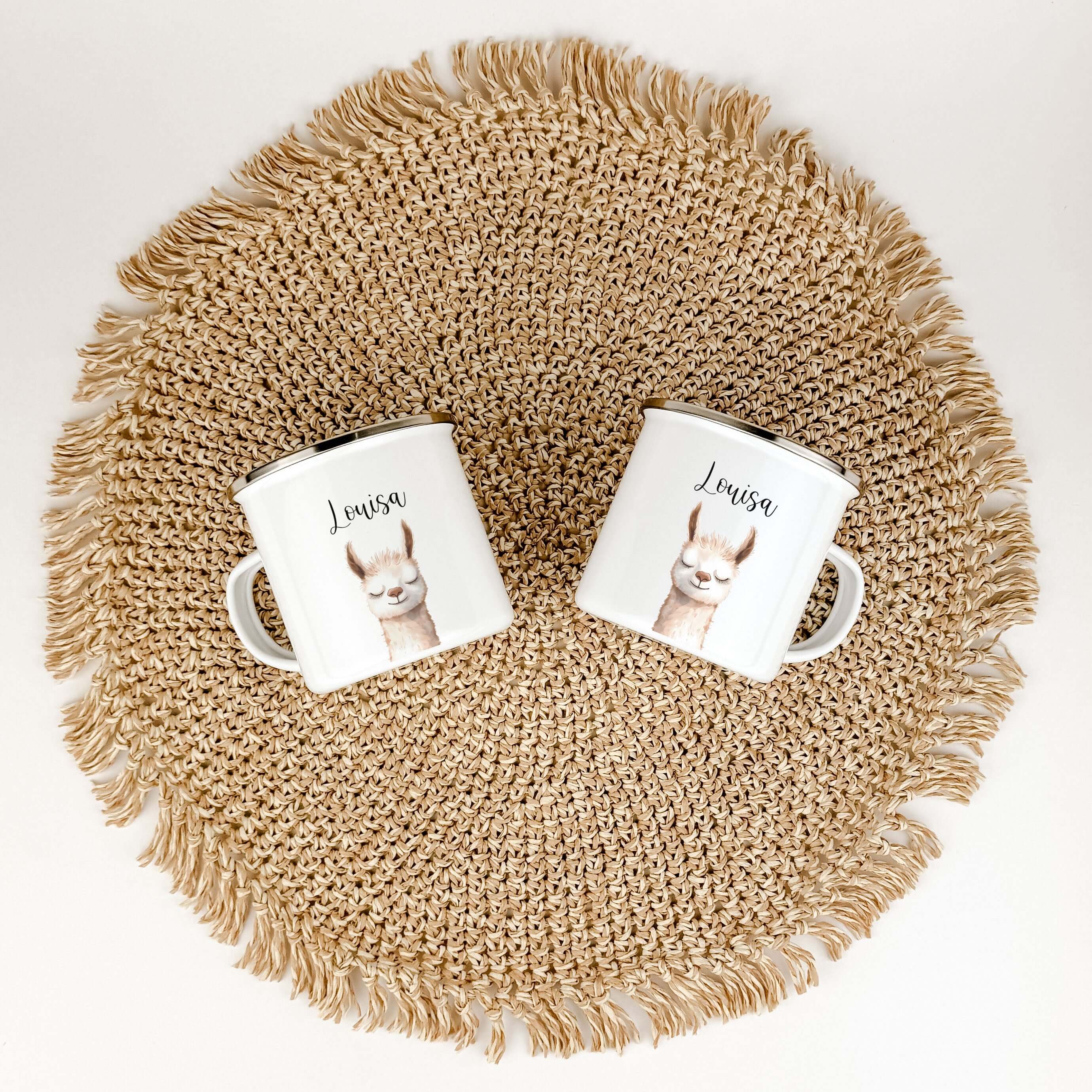 Emaille Tasse Lama Portrait-famprints-Emaille Tasse-Entdecke die charmante Emaille Tasse Lama Portrait – ein absolut einzigartiges personalisiertes Geschenk! Diese Emaille Tasse überzeugt mit einem liebevoll gestalteten Lama-Portrait in Aquarell-Optik, da