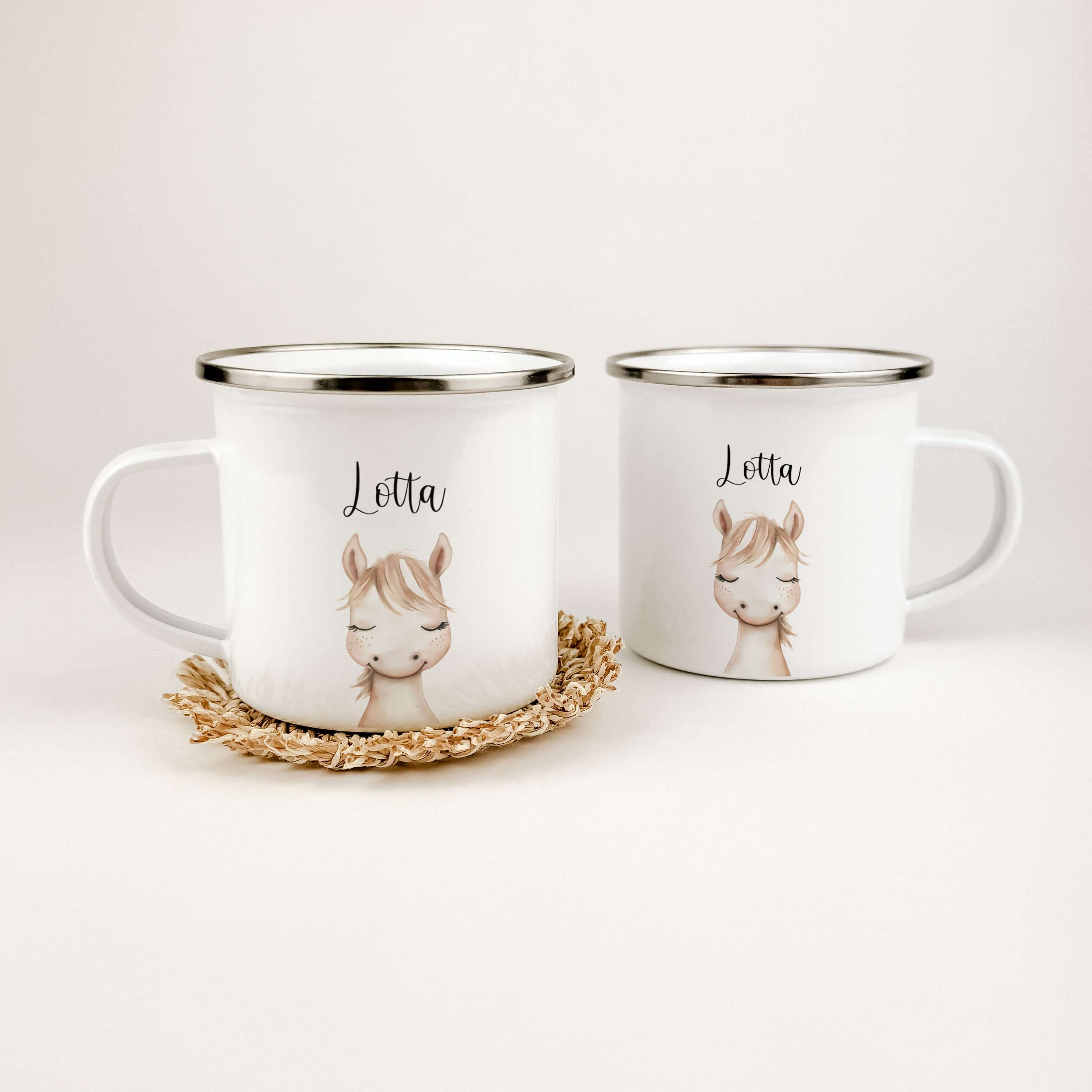 Emaille Tasse Pferd Portrait-famprints-Emaille Tasse-Entdecke die zauberhafte Emaille Tasse Pferd Portrait – das ideale personalisierte Geschenk für kleine Pferdefans! Ob zur Einschulung, Taufe, Ostern oder Weihnachten, diese Emaille Tasse personalisiert