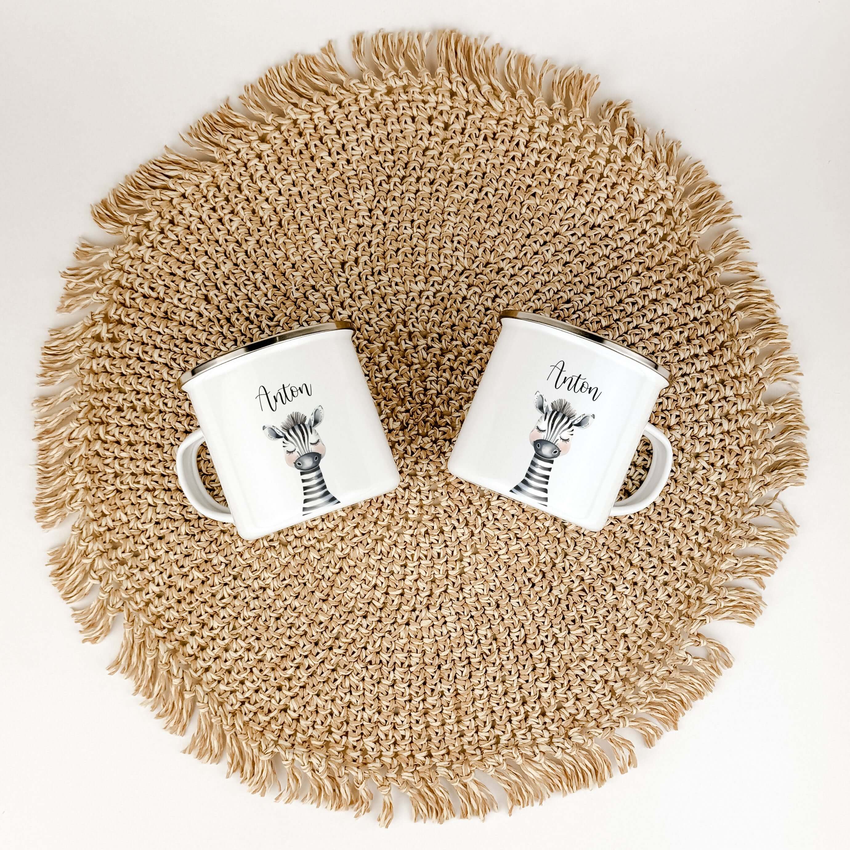 Emaille Tasse Zebra Portrait-famprints-Emaille Tasse-Entdecke die Emaille Tasse Zebra Portrait – das ideale personalisierte Geschenk für Kinder! Ob zur Einschulung, Taufe, Ostern oder Weihnachten, diese Emaille Tasse personalisiert wird mit dem Namen des