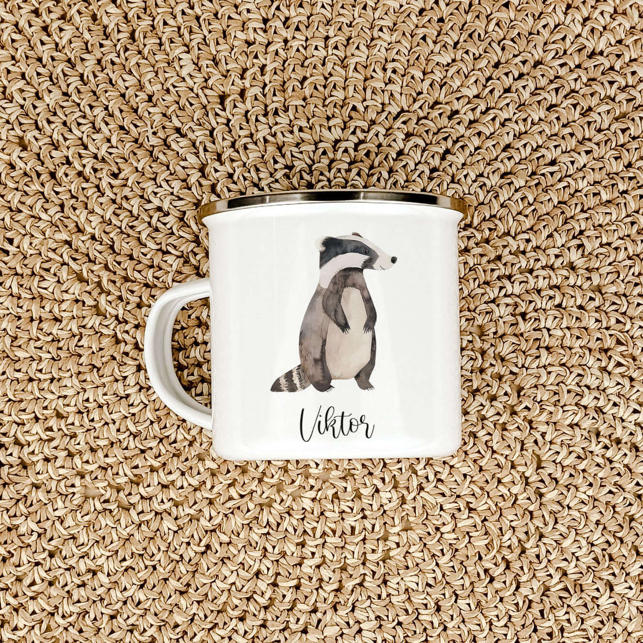 Emaille Tasse Dachs-famprints-Emaille Tasse-Entdecke die zauberhafte Emaille Tasse Dachs – die perfekte Emaille Tasse personalisiert für unvergessliche Momente! Mit ihrem niedlichen Dachs in Aquarell-Optik zaubert sie jedem ein Lächeln ins Gesicht und ist