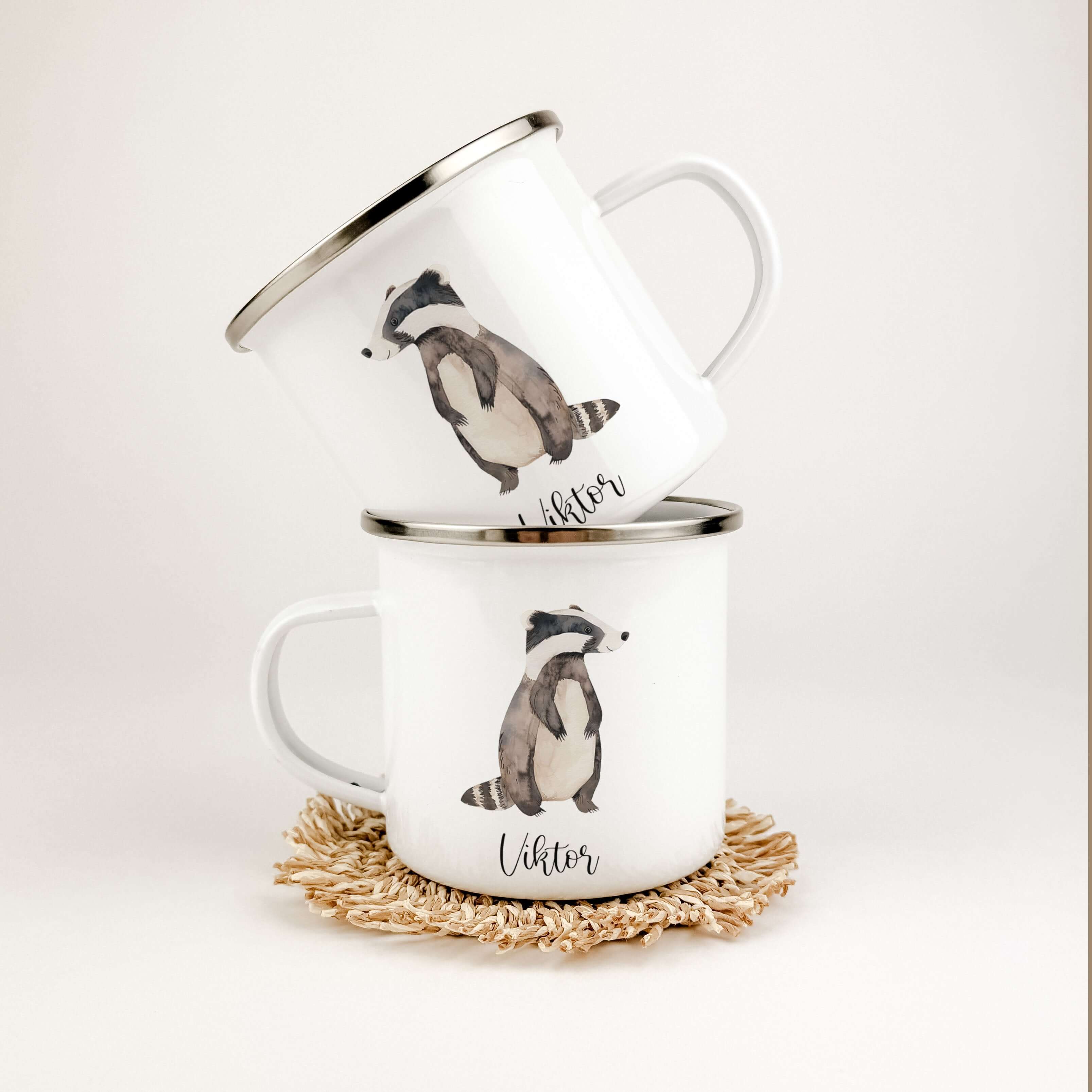 Emaille Tasse Dachs-famprints-Emaille Tasse-Entdecke die zauberhafte Emaille Tasse Dachs – die perfekte Emaille Tasse personalisiert für unvergessliche Momente! Mit ihrem niedlichen Dachs in Aquarell-Optik zaubert sie jedem ein Lächeln ins Gesicht und ist
