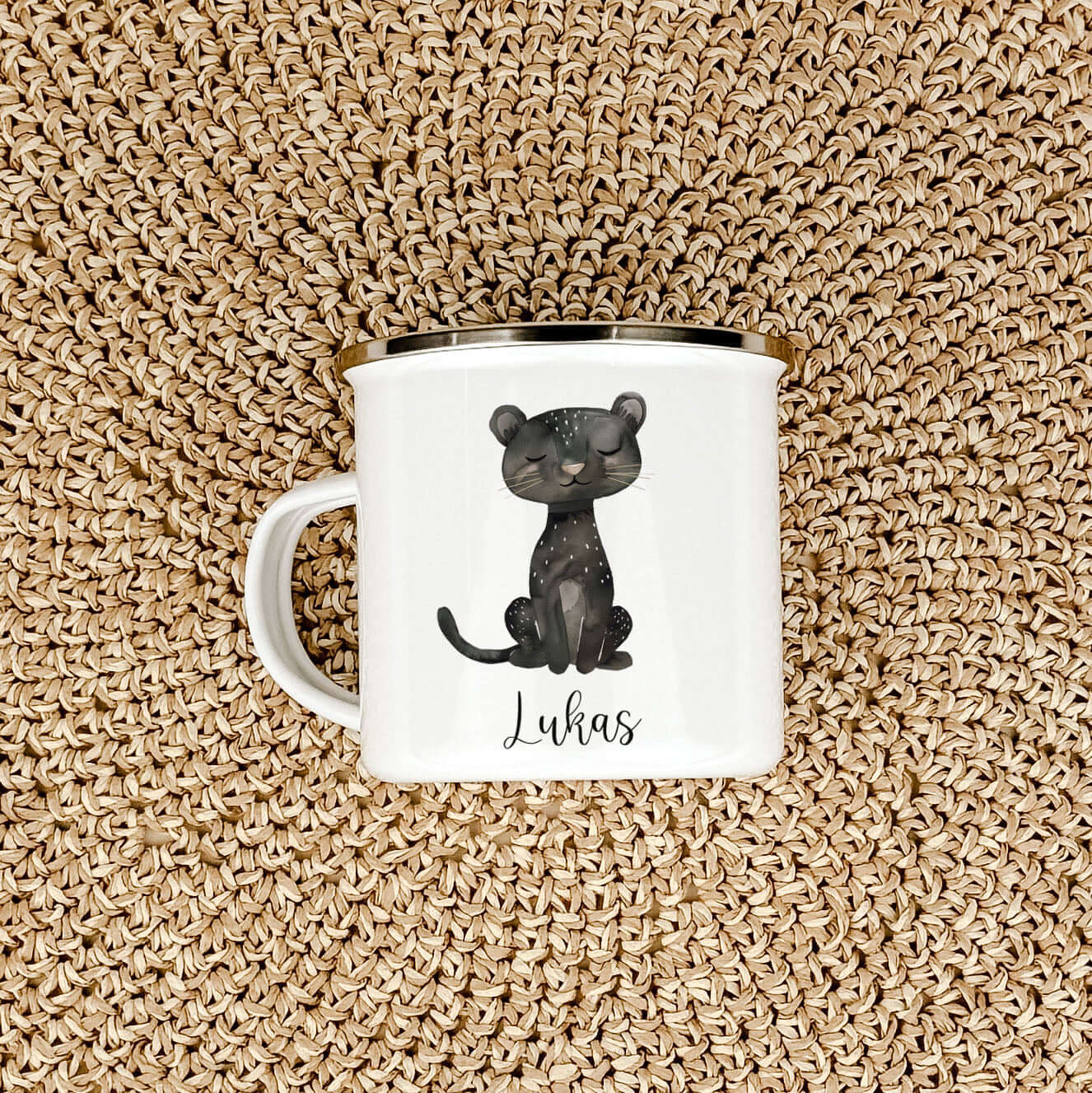 Emaille Tasse Panther-famprints-Emaille Tasse-Entdecke die zauberhafte Emaille Tasse Panther, die perfekt für deinen kleinen Liebling ist! Diese Emaille Tasse personalisiert mit einem liebevollen Panther-Motiv wird sofort zum Lieblingsbecher deines Kindes