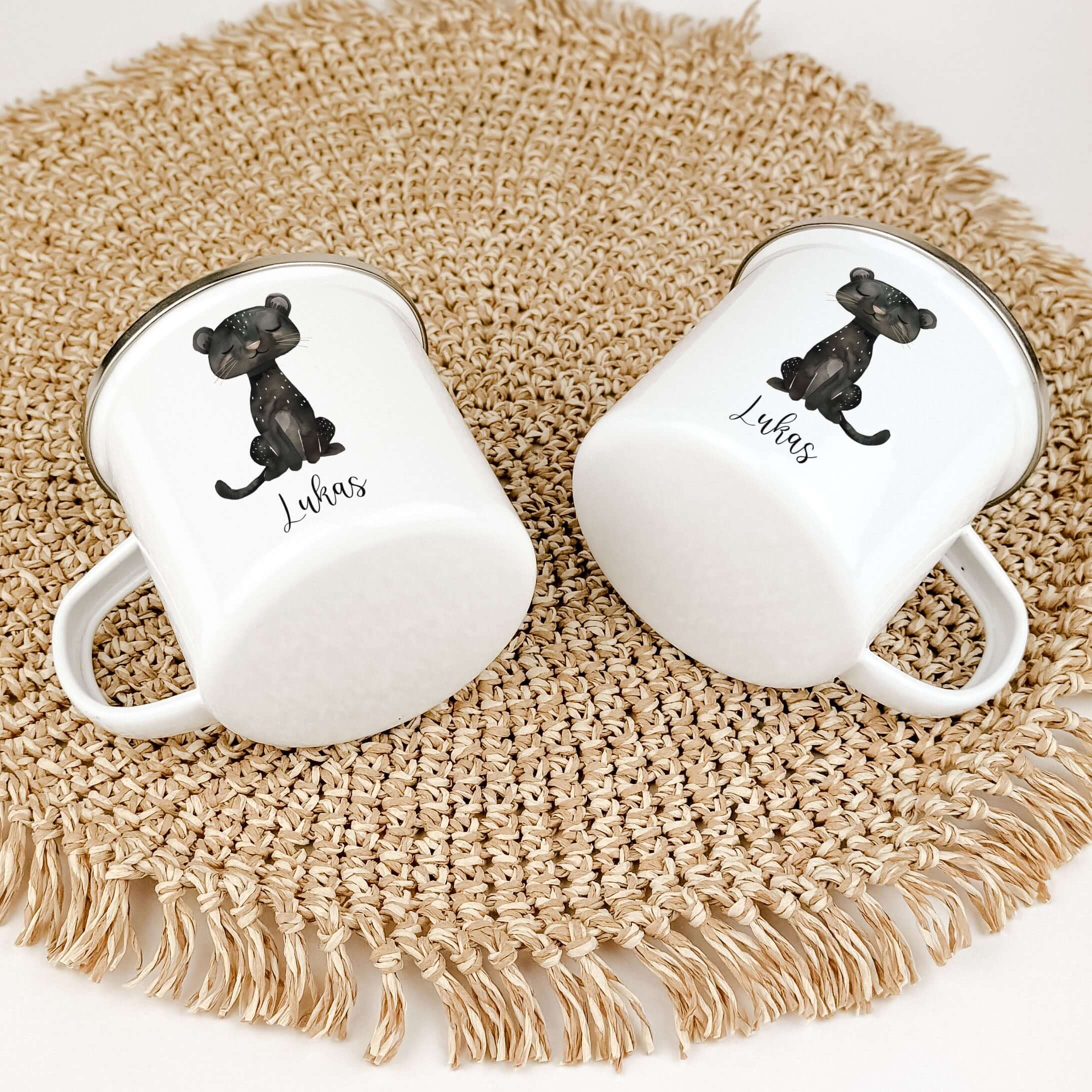 Emaille Tasse Panther-famprints-Emaille Tasse-Entdecke die zauberhafte Emaille Tasse Panther, die perfekt für deinen kleinen Liebling ist! Diese Emaille Tasse personalisiert mit einem liebevollen Panther-Motiv wird sofort zum Lieblingsbecher deines Kindes