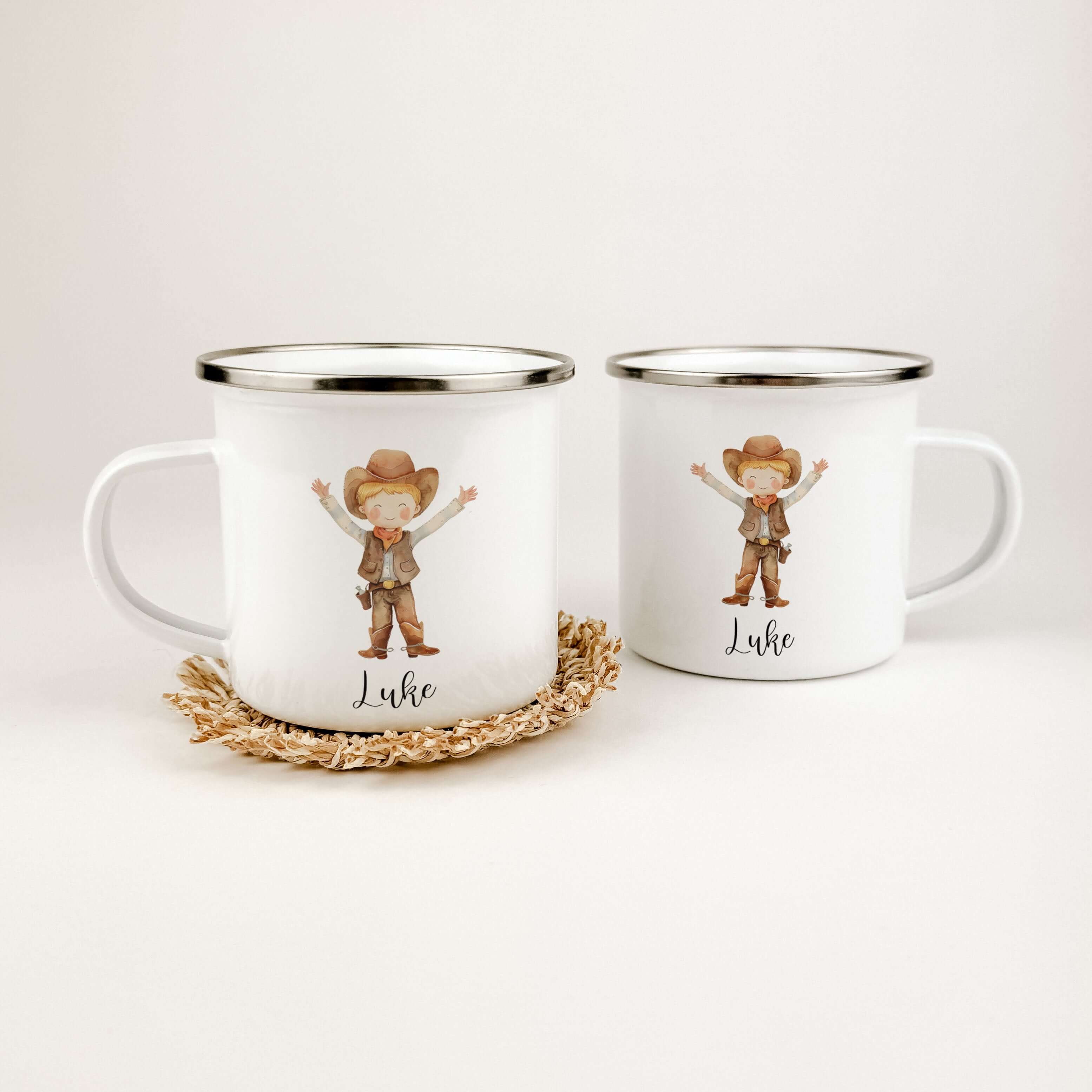 Emaille Tasse Cowboy-famprints-Emaille Tasse-Mit ihrem liebevoll gestalteten süßen Cowboy in Aquarell Optik ist diese Tasse nicht nur ein echter Hingucker, sondern auch ein perfektes Geschenk für Kinder zur Einschulung, Taufe oder Ostern. Der brillante un