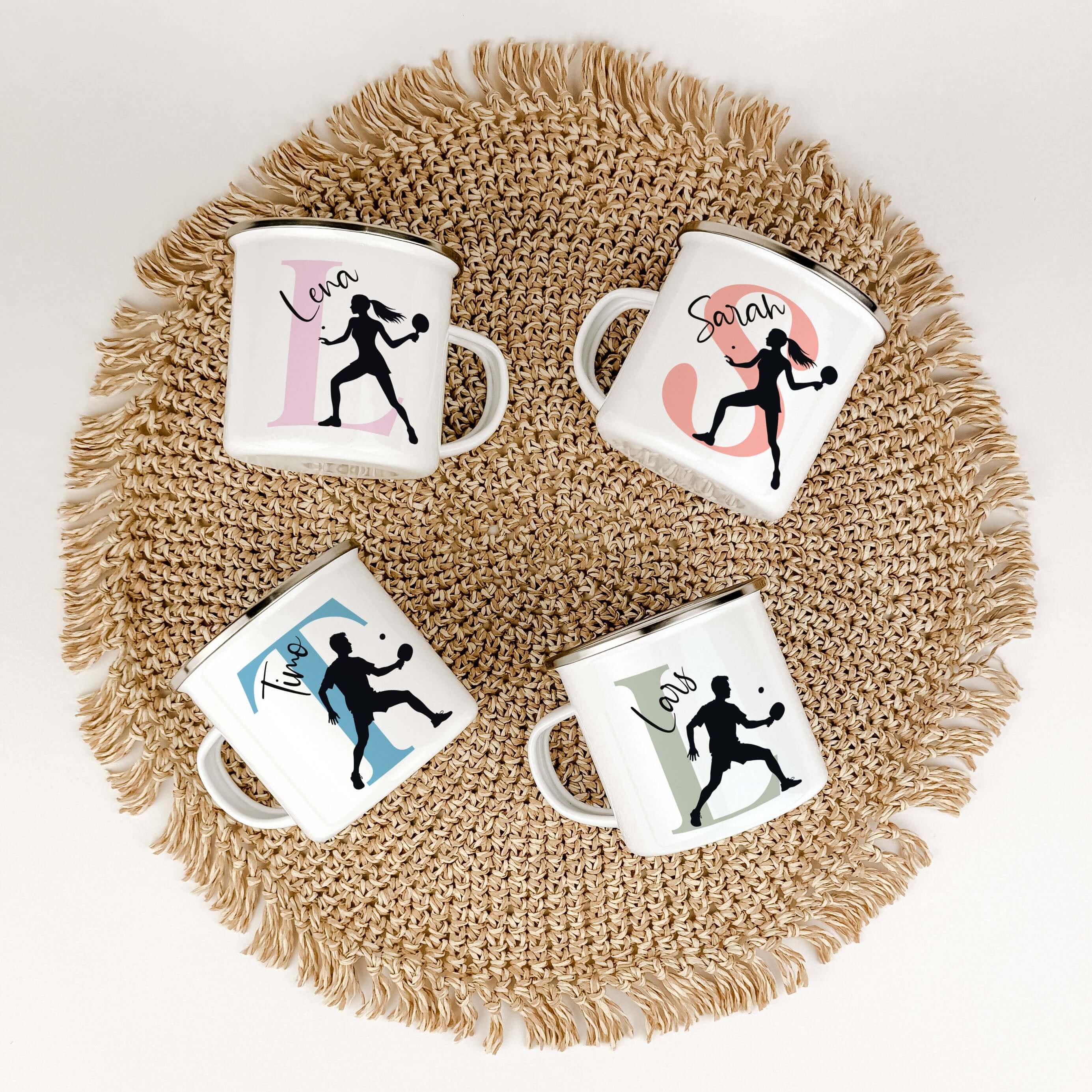 Emaille Tasse mit Namen Tischtennis-famprints-Emaille Tasse-Entdecke die perfekte Emaille Tasse für Tischtennis-Liebhaber! Mit dieser individuell gestaltbaren Tasse bringst du nicht nur Farbe in deinen Alltag, sondern schaffst auch ein einzigartiges Gesch