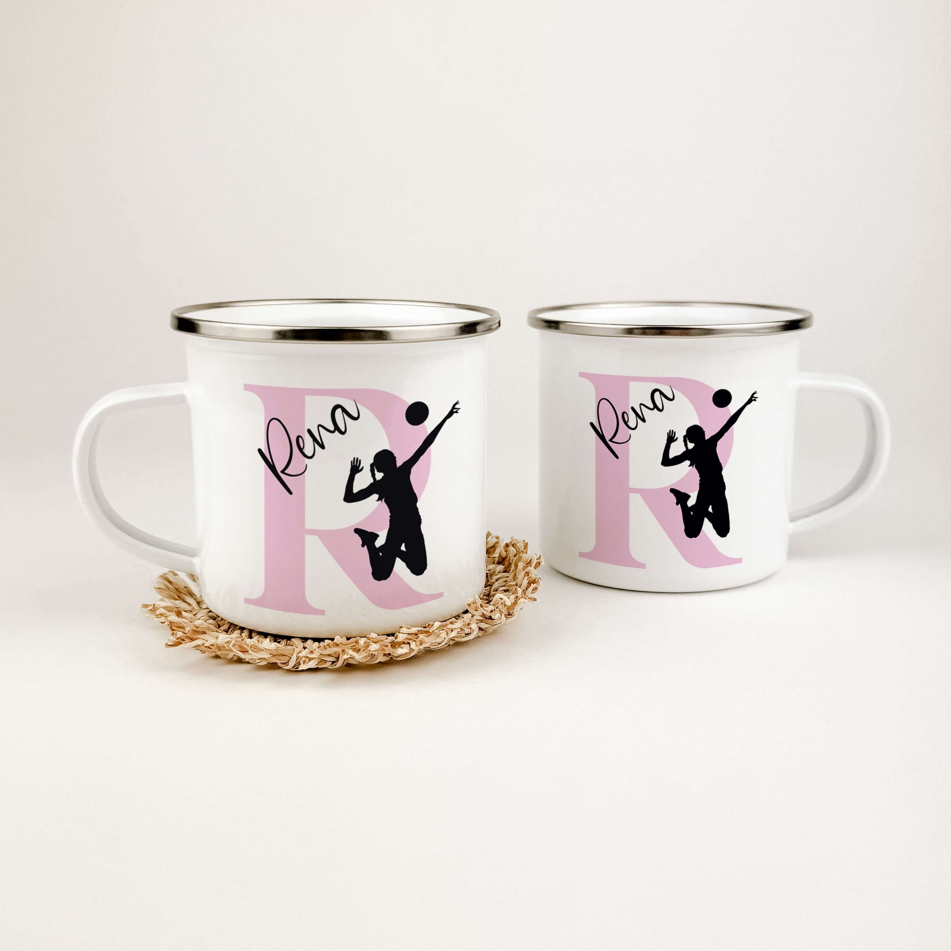 Emaille Tasse mit Namen Volleyball-famprints-Emaille Tasse-Entdecke die perfekte Kombination aus Individualität und Leidenschaft mit unserer personalisierten Emaille Tasse für Volleyball-Fans! Diese einzigartige Tasse ist nicht nur ein praktischer Begleit