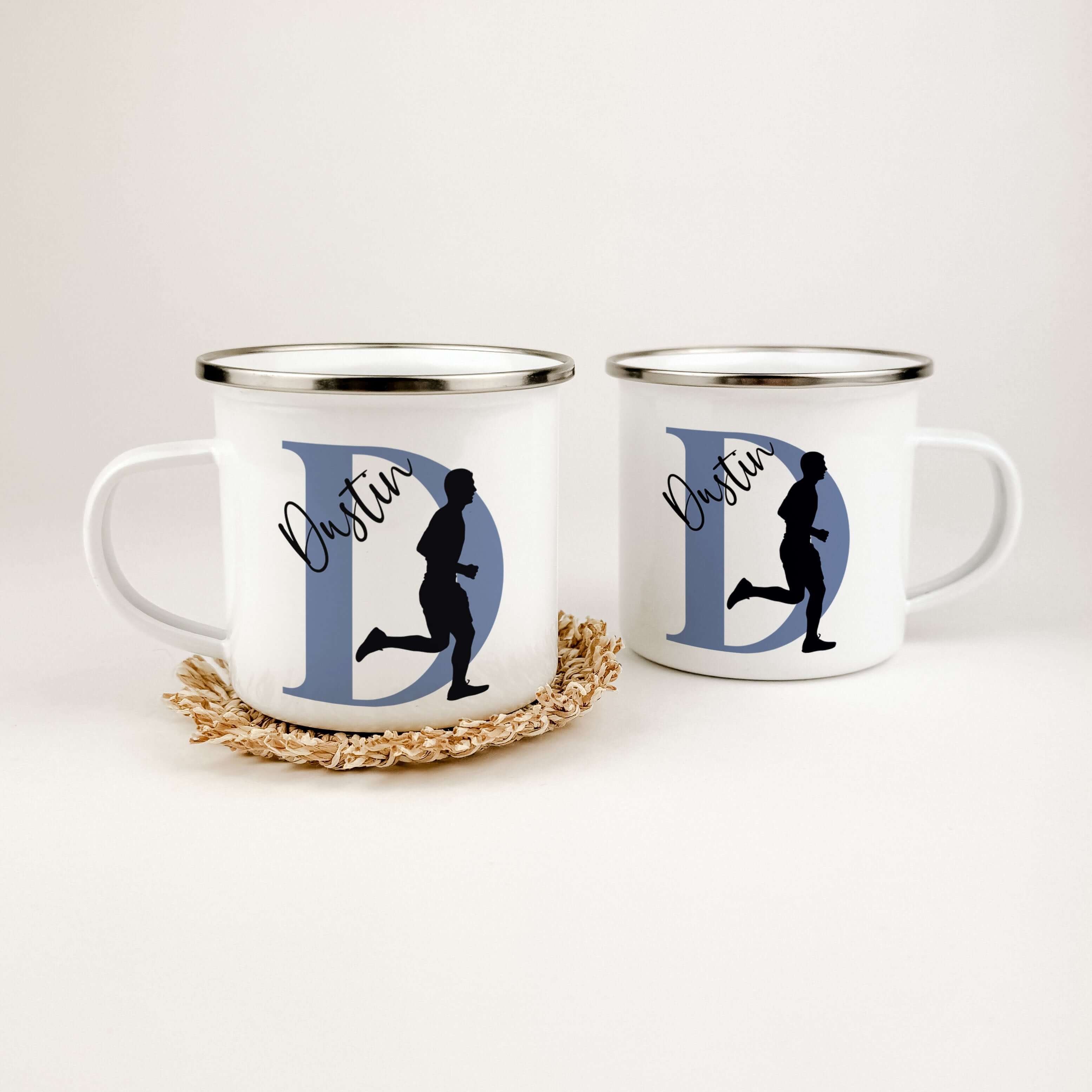 Emaille Tasse mit Namen Laufen-famprints-Emaille Tasse-Entdecke die personalisierte Emaille Tasse mit deinem Namen und Initial! Diese Tasse bietet dir nicht nur ein einzigartiges Trinkerlebnis, sondern wird auch schnell zu deinem Lieblingsbegleiter beim S