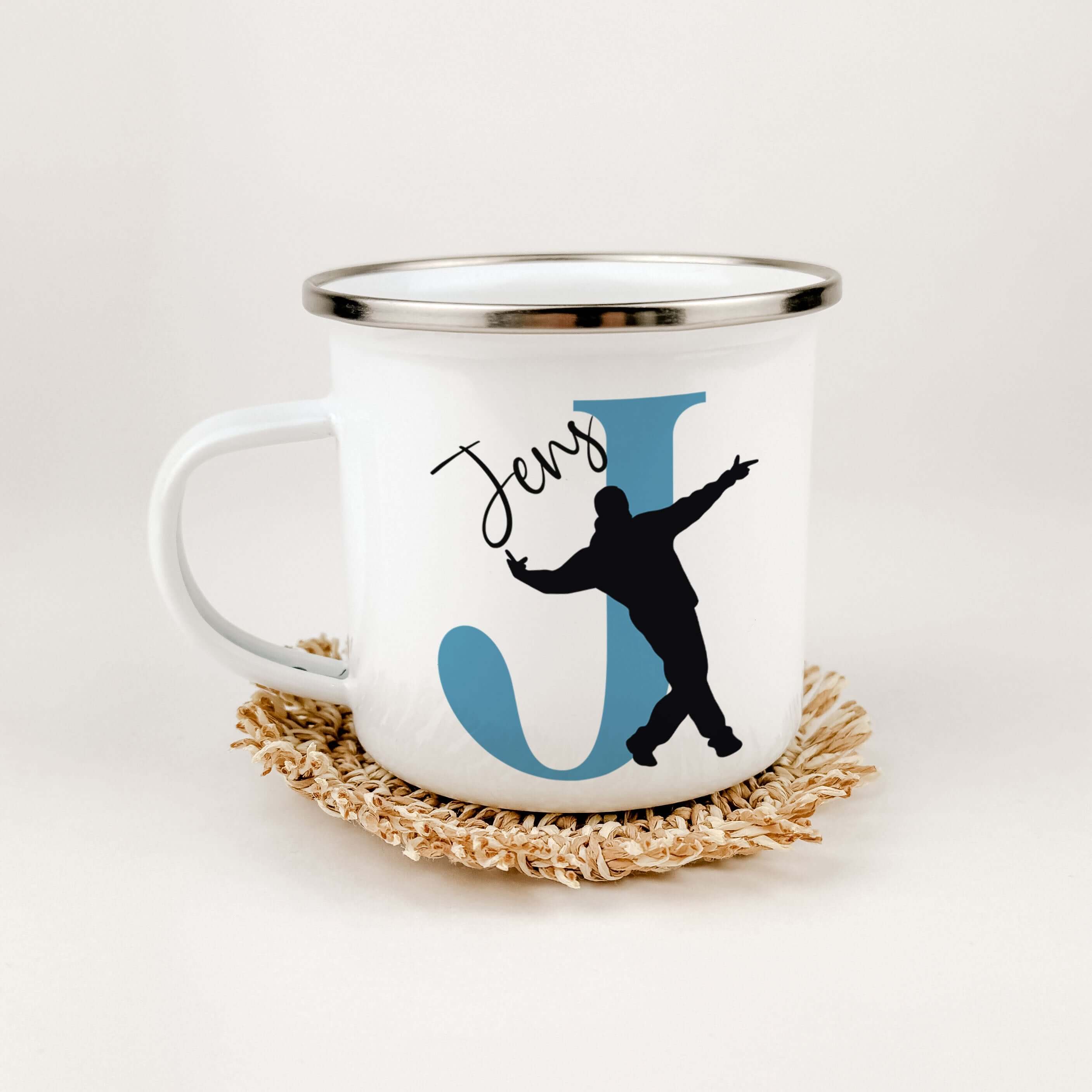 Emaille Tasse mit Namen Tanzen-famprints-Emaille Tasse-Entdecke die Emaille Tasse mit Namen Tanzen – das perfekte Geschenk für junge Tanzbegeisterte! Diese personalisierte Tasse bringt nicht nur Freude, sondern sorgt auch dafür, dass jeder Schluck aus ihr