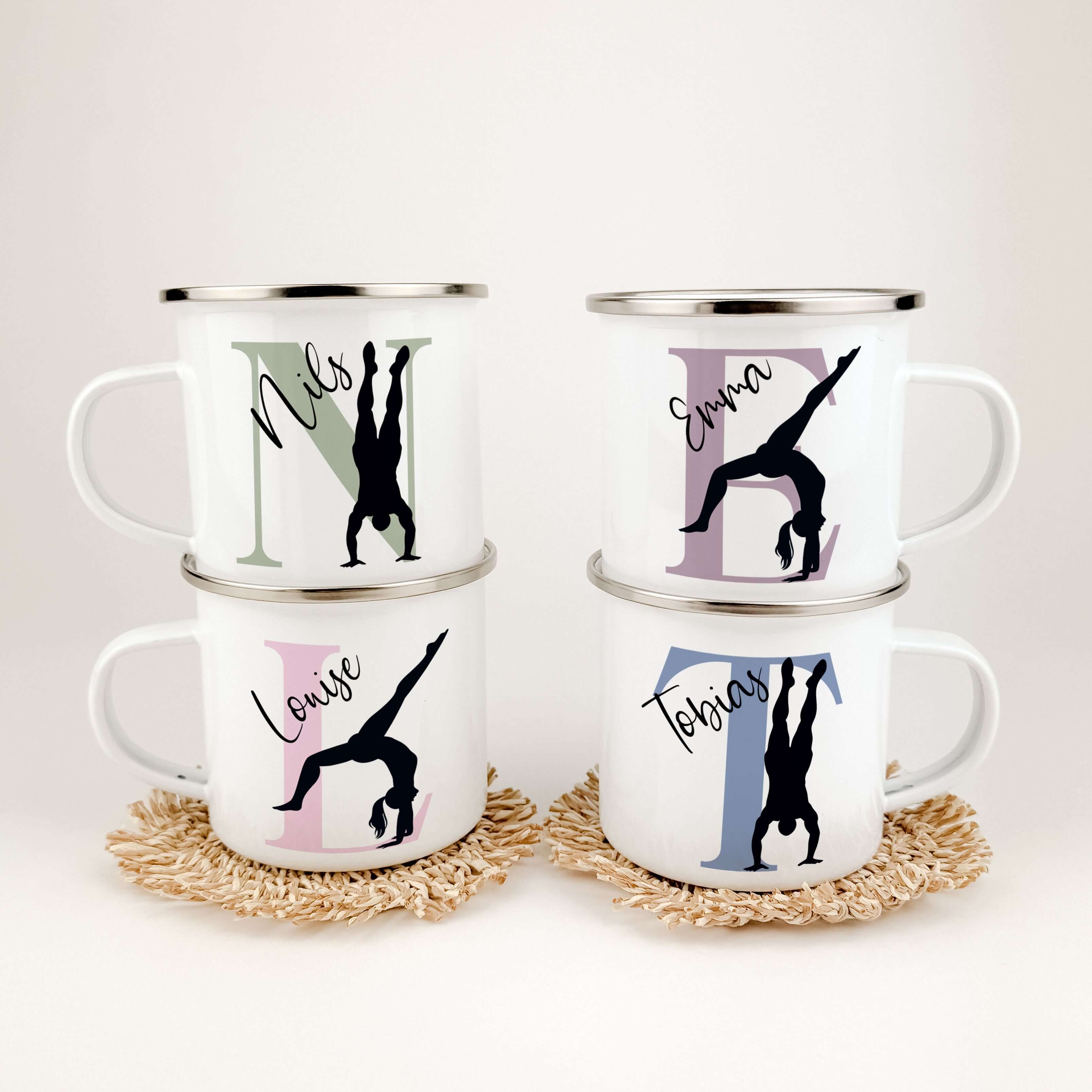Emaille Tasse mit Namen Turnen-famprints-Emaille Tasse-Entdecke die Emaille Tasse mit Namen Turnen – das perfekte Geschenk für junge Turnerinnen und Turner! Mit dieser personalisierten Tasse bringst du nicht nur Freude, sondern auch einen Hauch von Indivi