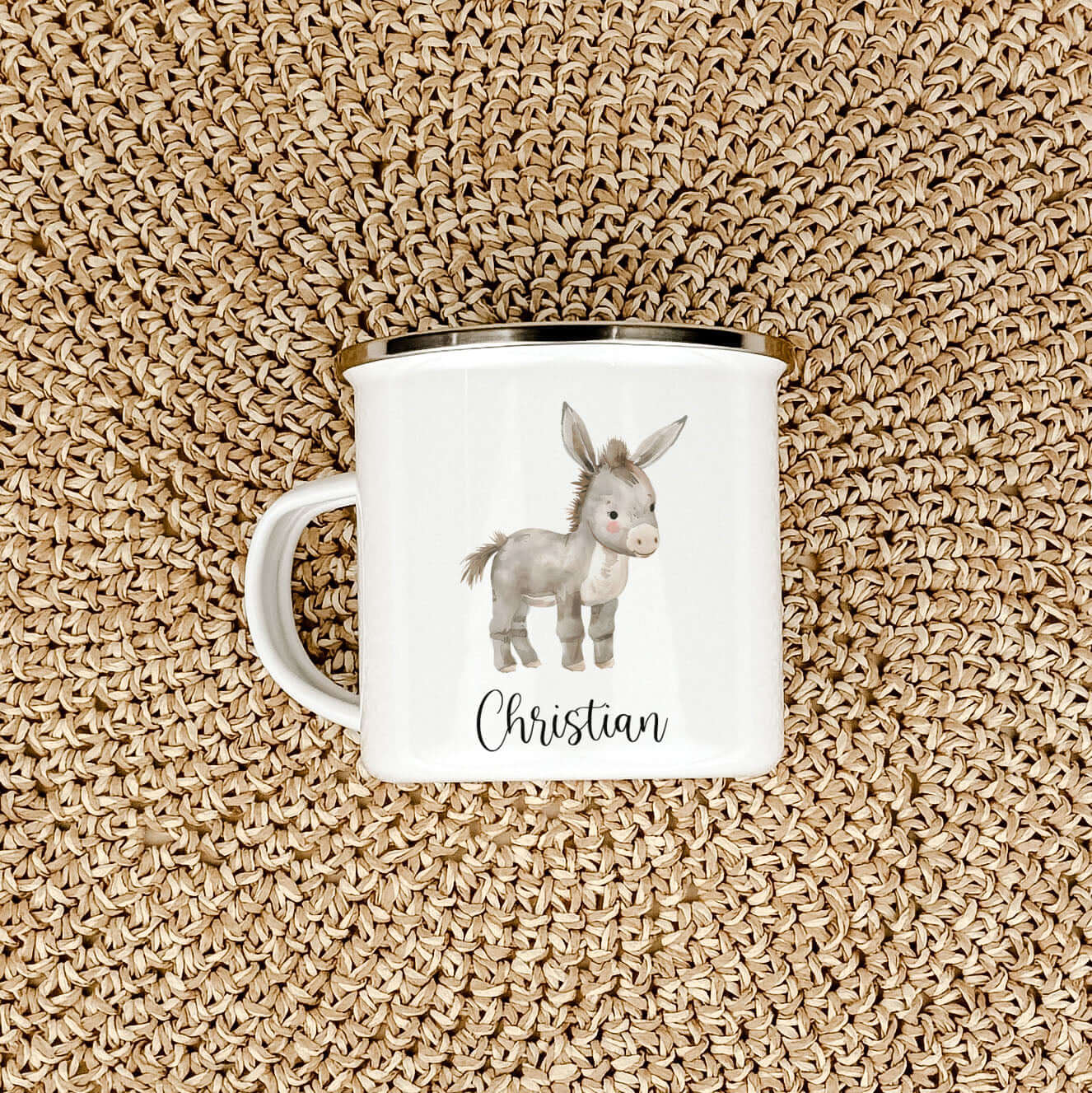 Emaille Tasse Esel-famprints-Emaille Tasse-Entdecke die zauberhafte Emaille Tasse Esel von famprints – das perfekte Geschenk für kleine Entdecker! Diese personalisierte Tasse bringt mit ihrem süßen Aquarell-Esel nicht nur Freude ins Kinderzimmer, sondern