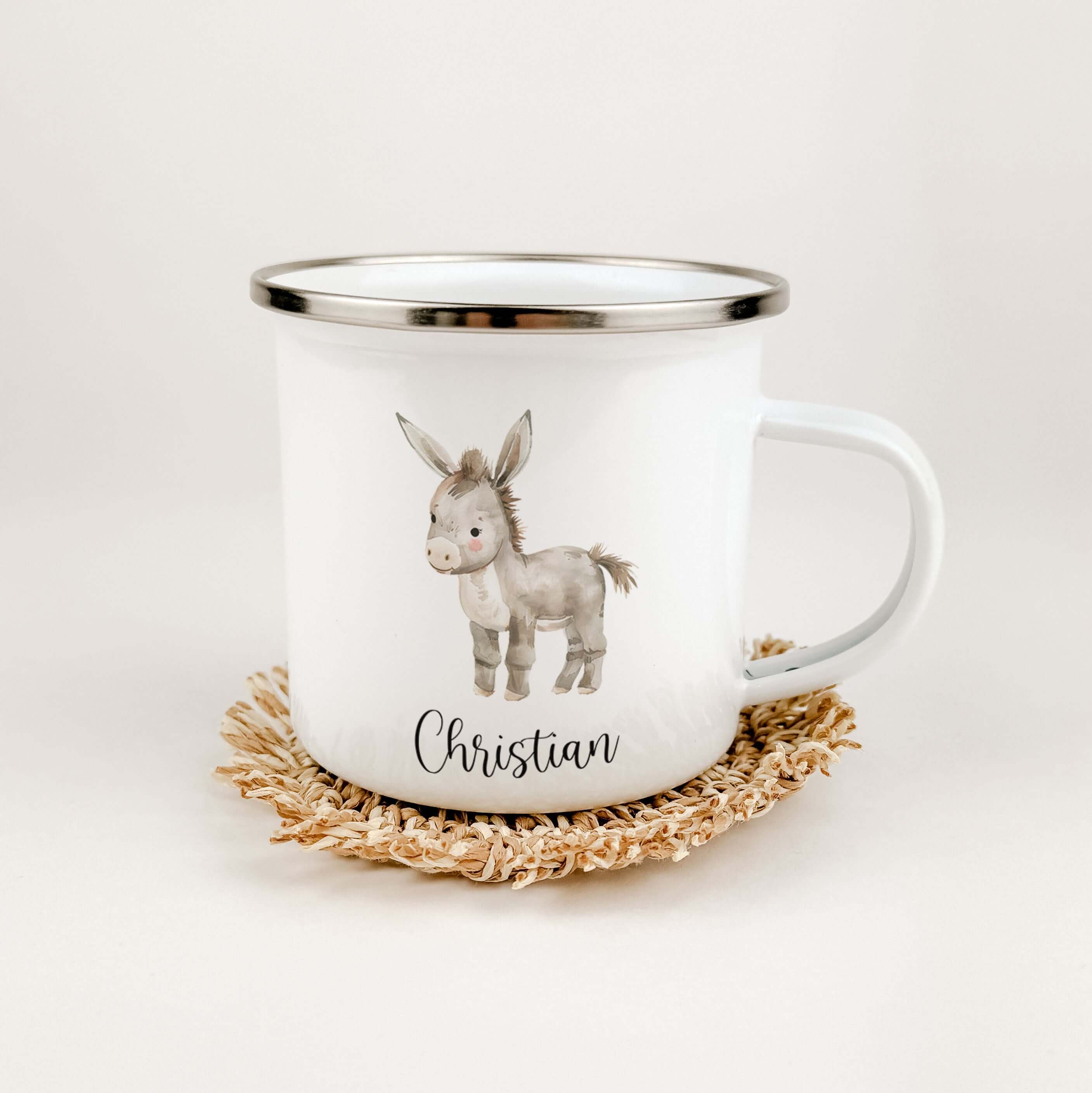 Emaille Tasse Esel-famprints-Emaille Tasse-Entdecke die zauberhafte Emaille Tasse Esel von famprints – das perfekte Geschenk für kleine Entdecker! Diese personalisierte Tasse bringt mit ihrem süßen Aquarell-Esel nicht nur Freude ins Kinderzimmer, sondern