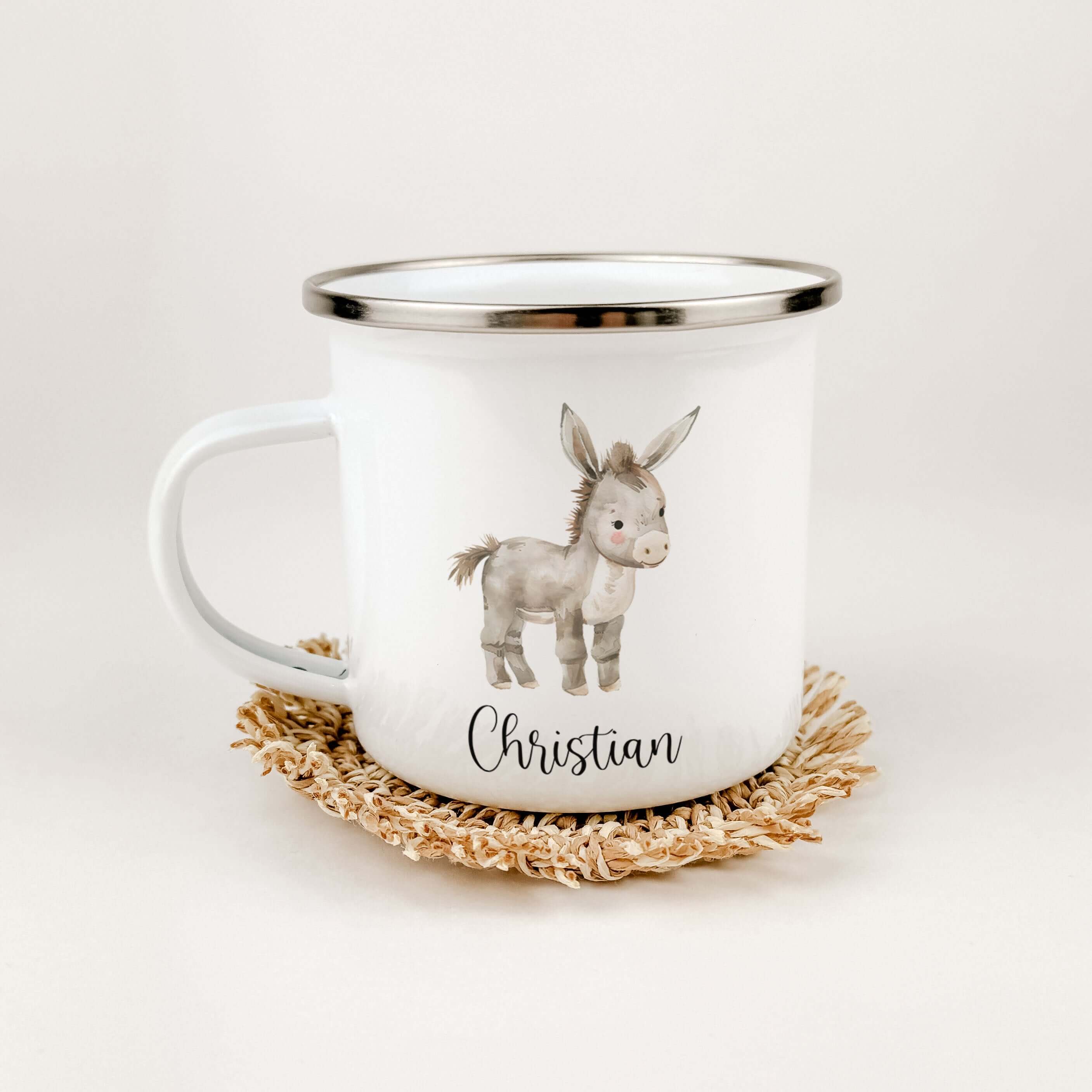 Emaille Tasse Esel-famprints-Emaille Tasse-Entdecke die zauberhafte Emaille Tasse Esel von famprints – das perfekte Geschenk für kleine Entdecker! Diese personalisierte Tasse bringt mit ihrem süßen Aquarell-Esel nicht nur Freude ins Kinderzimmer, sondern