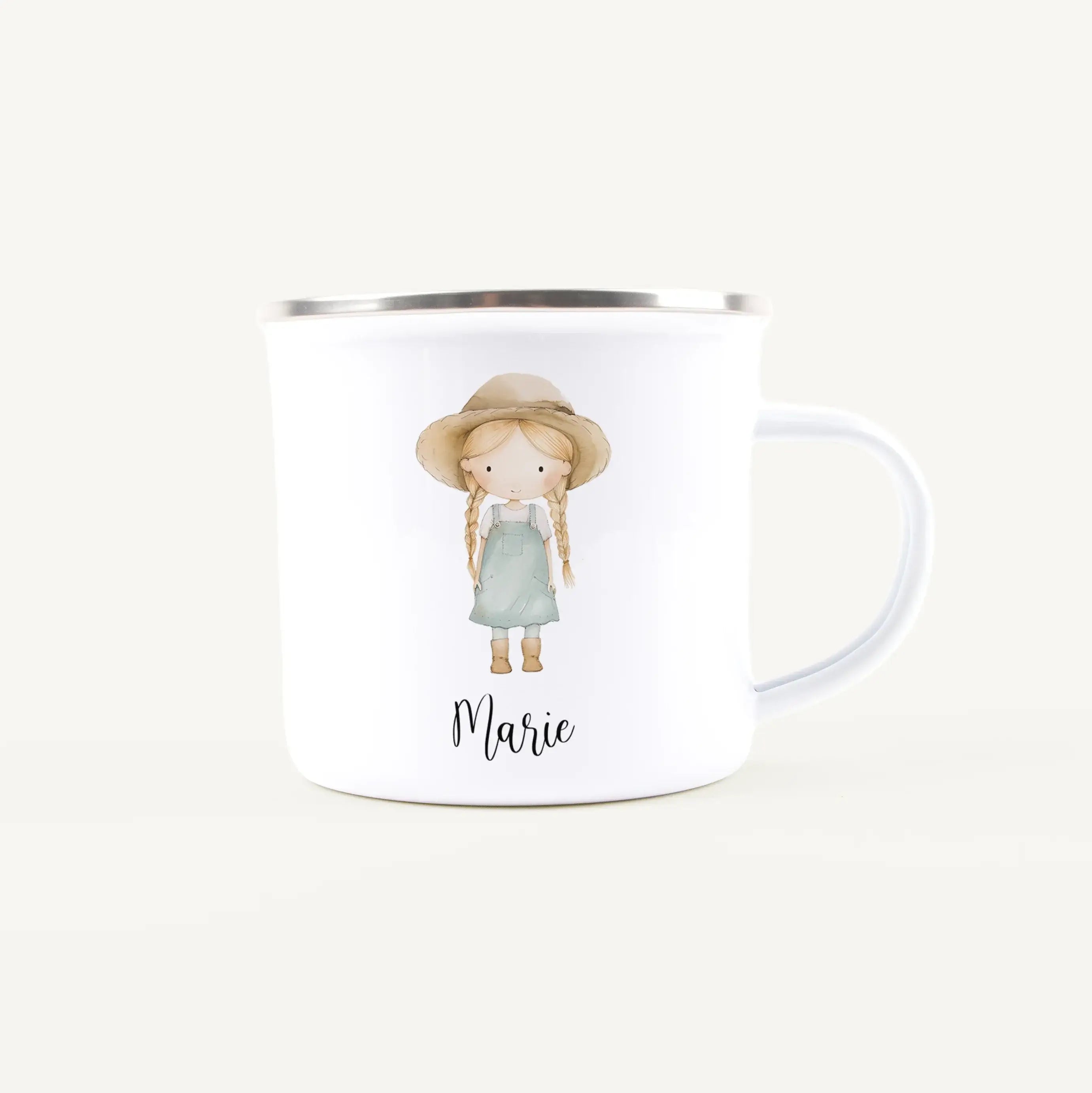 Emaille Tasse Bäuerin-Emaille Tasse-famprints-Die Emaille Tasse Bäuerin von famprints bringt ein liebevoll gestaltetes Motiv direkt in deinen Alltag. Unser Aquarell-Design zeigt eine kleine Bäuerin, die mit warmen Farben und feinen Details für ein fröhlic