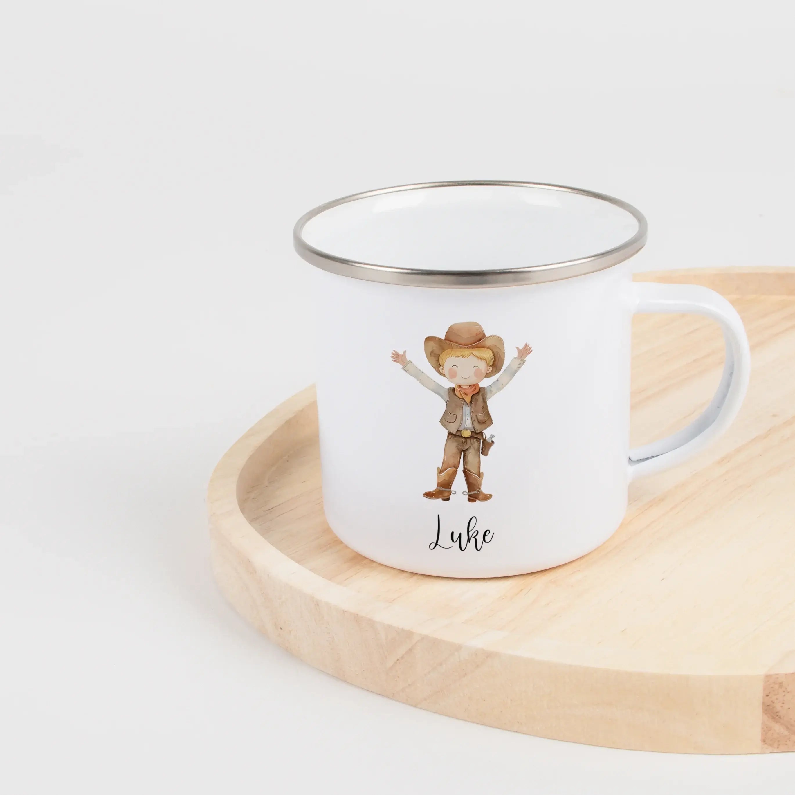 Emaille Tasse Cowboy-Emaille Tasse-famprints-Diese Emaille Tasse Cowboy von famprints ist mehr als nur ein Trinkbecher – sie ist ein persönliches Geschenk mit Charakter. Das liebevoll illustrierte Cowboy-Motiv im sanften Aquarellstil spricht Kinder ebenso