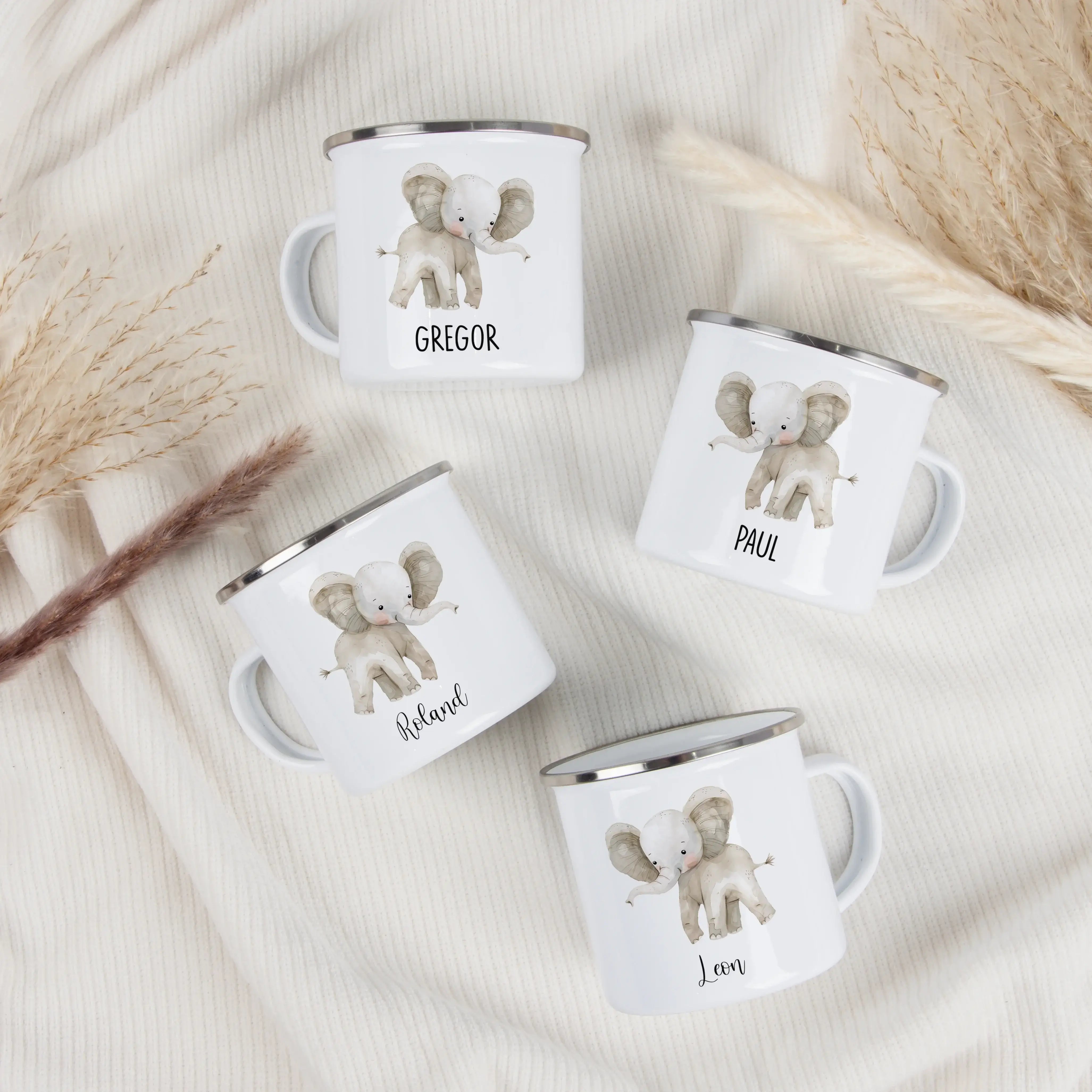 Emaille Tasse Elefant-Emaille Tasse-famprints-Die Emaille Tasse Elefant von famprints verwandelt deinen Lieblingsmoment in ein persönliches Geschenk, das Kinder wie Erwachsene gleichermaßen begeistert. Der sanfte Elefant im Aquarellstil kombiniert mit dei