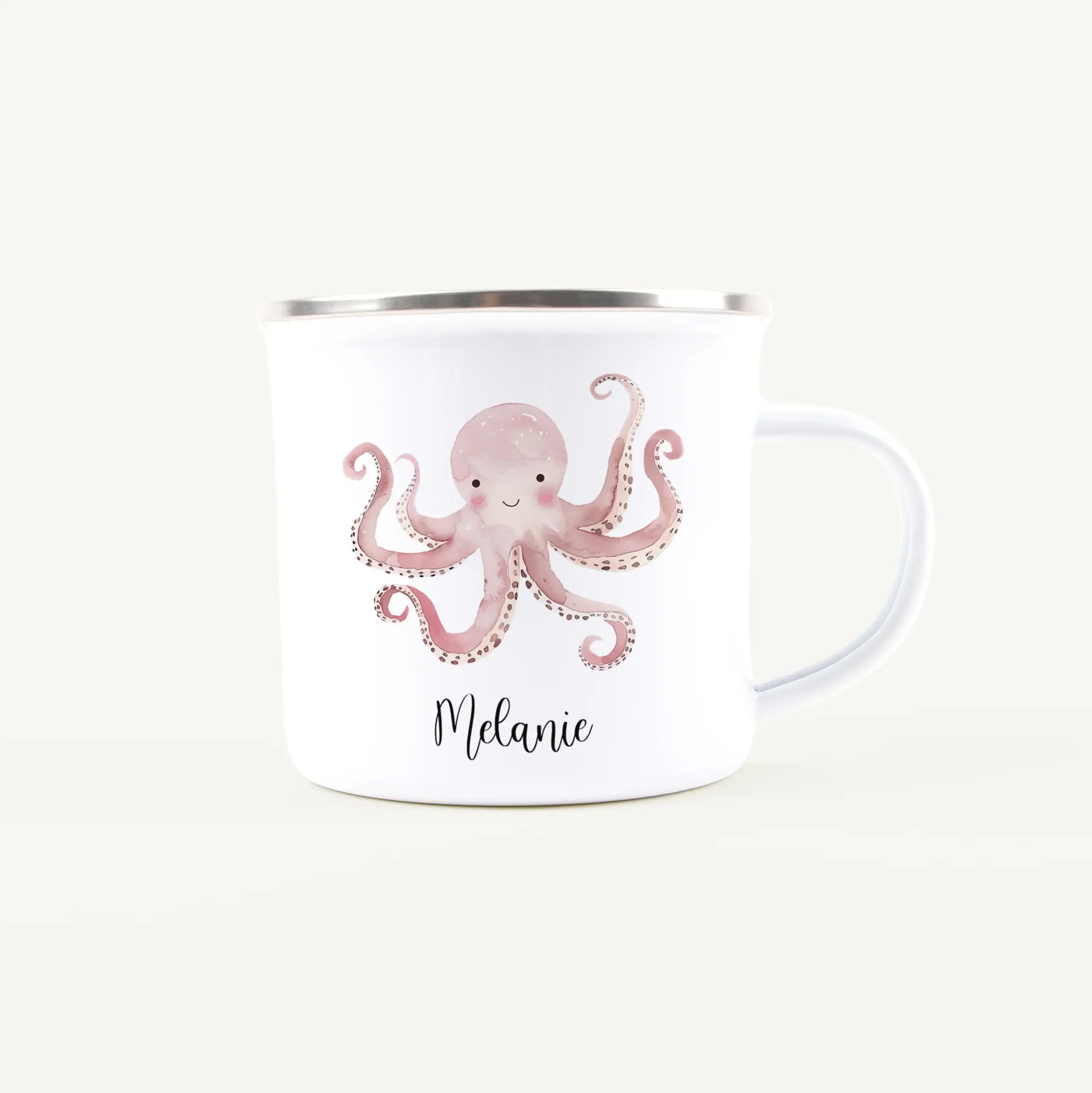Emaille Tasse Krake-Emaille Tasse-famprints-Die Emaille Tasse Krake von famprints ist ein liebevoll gestaltetes Geschenk für Kinder und Familien, die personalisierte Alltagsprodukte mit Bedeutung suchen. Das verspielte Krakenmotiv in sanfter Aquarell-Opti