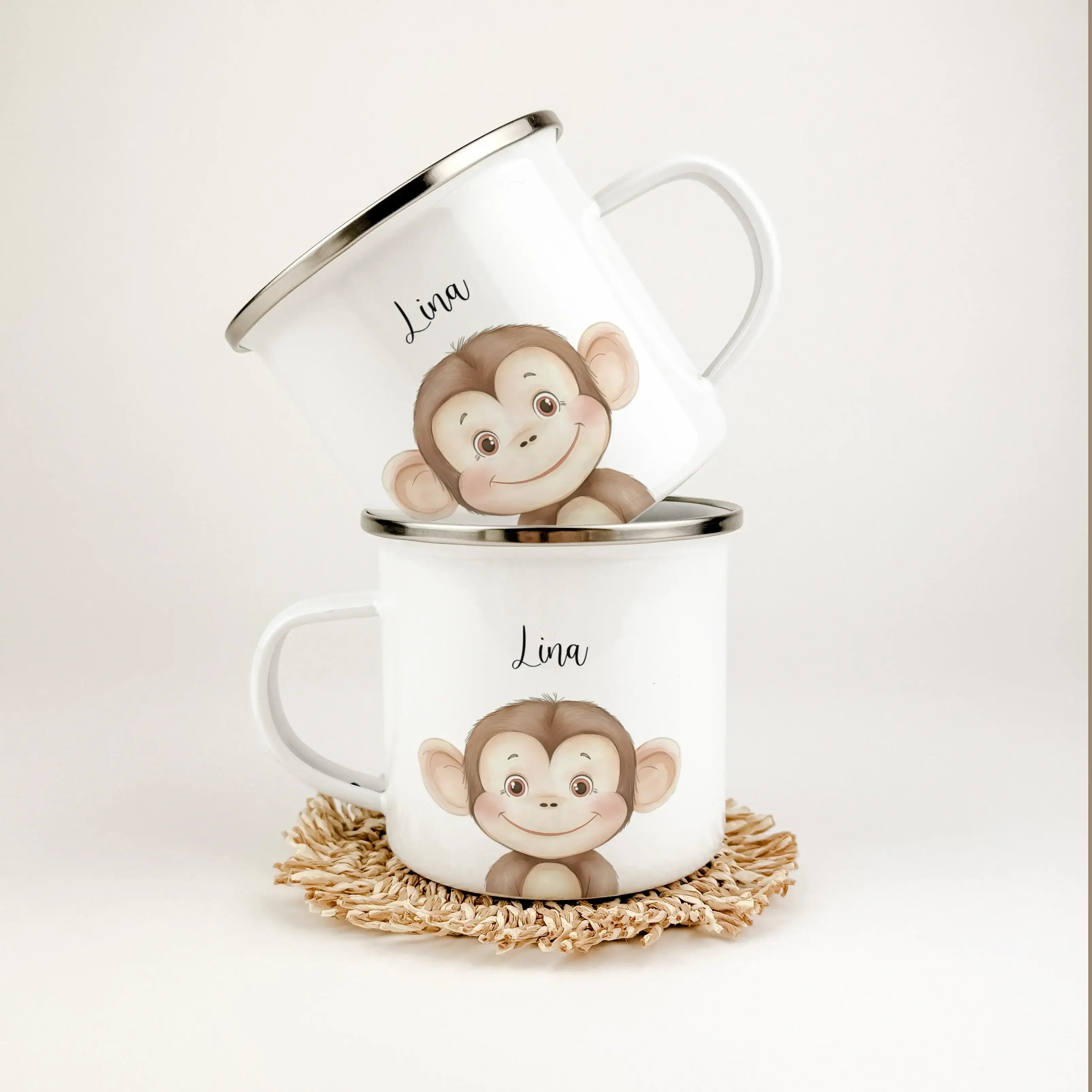 Emaille Tasse Affe Portrait-famprints-Emaille Tasse-Entdecke die bezaubernde Emaille Tasse Affe Portrait, die jedes Kind verzaubert! Diese liebevoll gestaltete Emaille Tasse personalisiert macht jeden Schluck zu einem besonderen Moment: Stell dir vor, wie