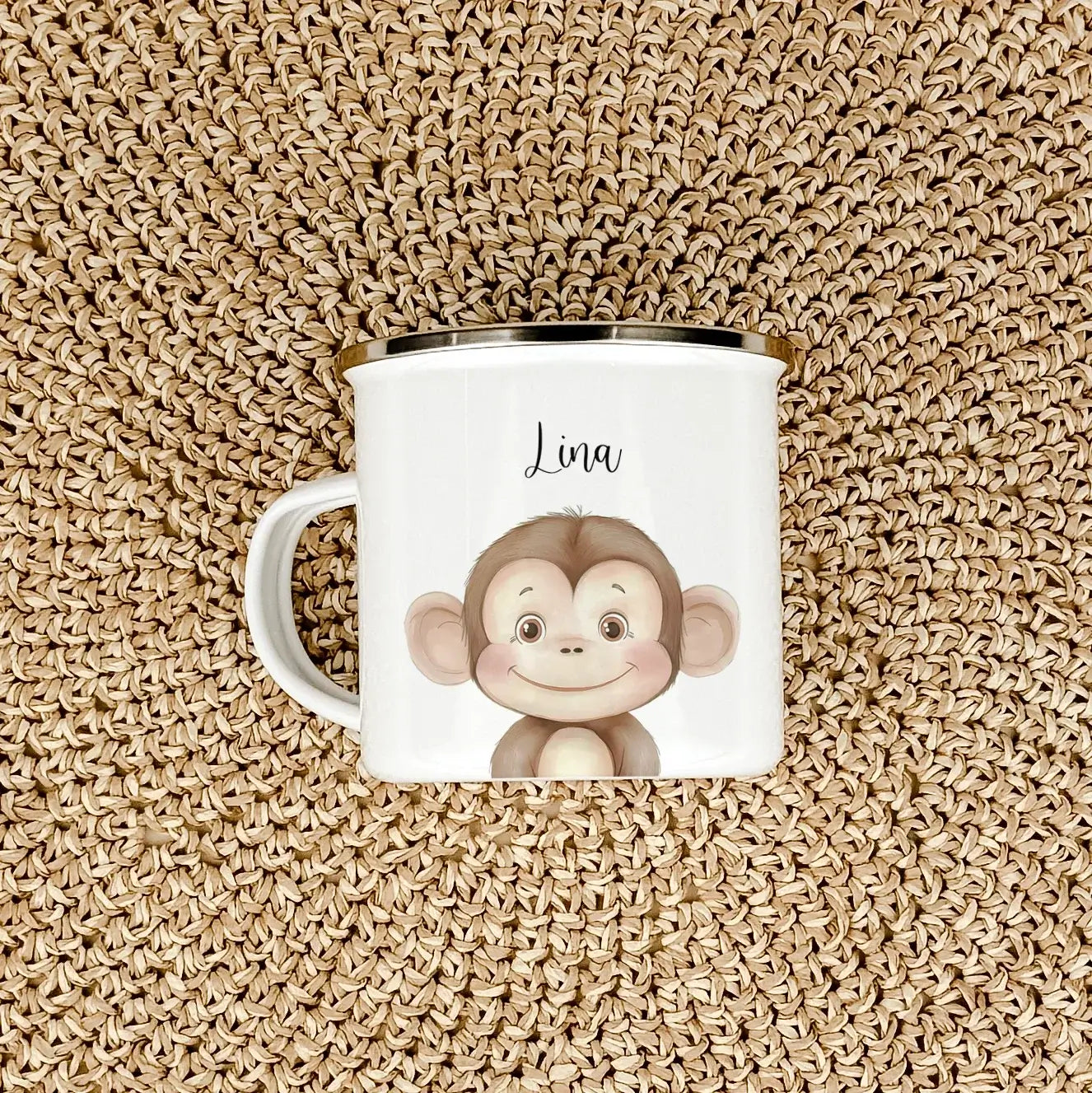 Emaille Tasse Affe Portrait-famprints-Emaille Tasse-Entdecke die bezaubernde Emaille Tasse Affe Portrait, die jedes Kind verzaubert! Diese liebevoll gestaltete Emaille Tasse personalisiert macht jeden Schluck zu einem besonderen Moment: Stell dir vor, wie