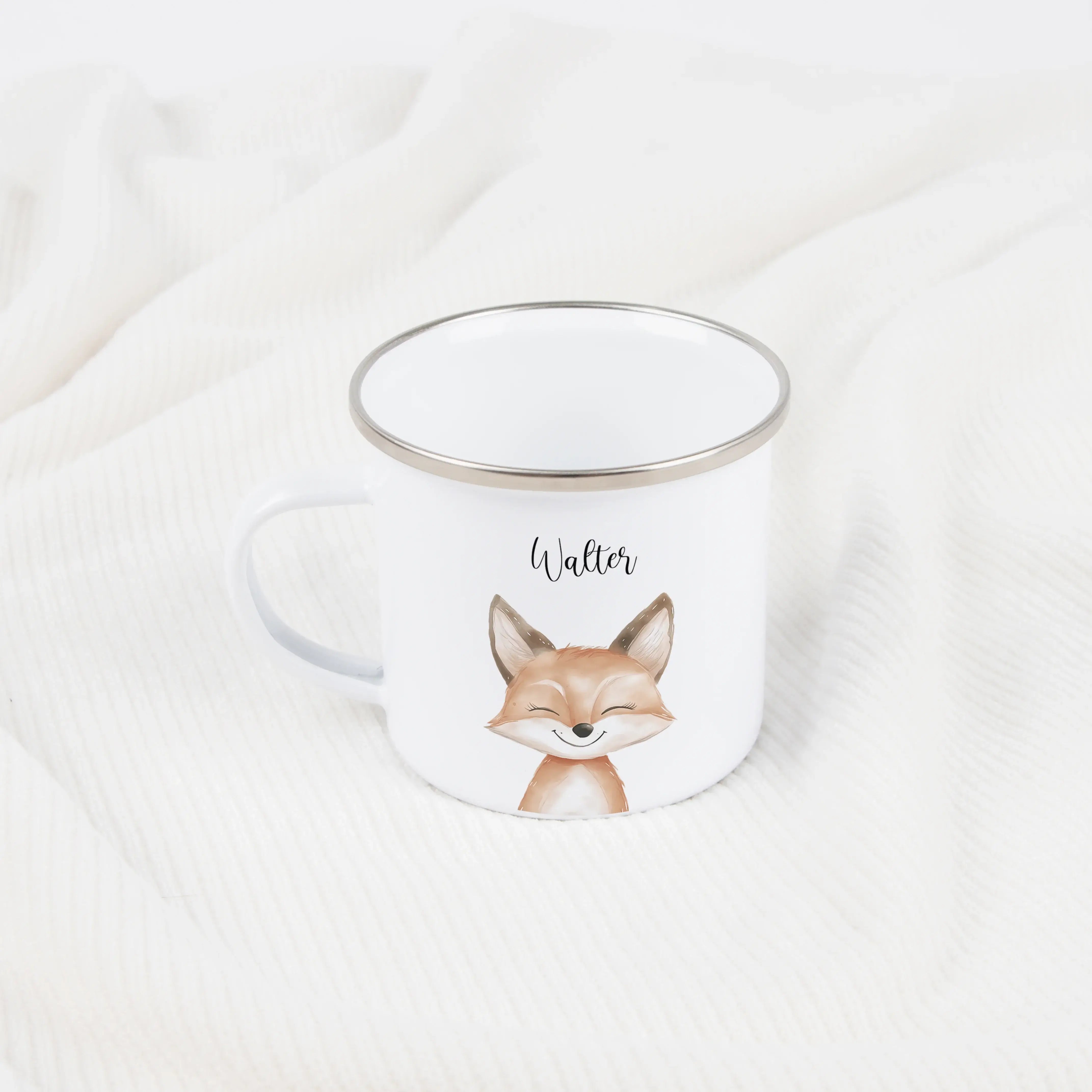Emaille Tasse Fuchs Portrait-Emaille Tasse-famprints-Die Emaille Tasse Fuchs Portrait von famprints ist ein personalisiertes Geschenk, das Kinderaugen leuchten lässt und im Alltag schnell zum festen Lieblingsbecher wird. Das liebevoll illustrierte Fuchs-M