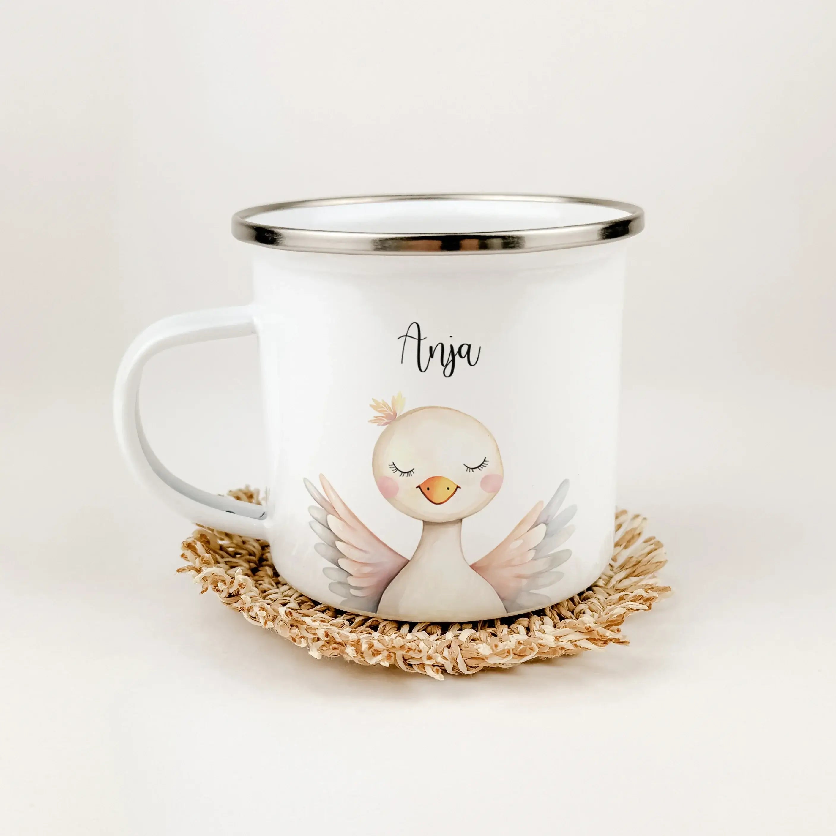 Emaille Tasse Ente Portrait-famprints-Emaille Tasse-Entdecke die wundervolle Emaille Tasse Ente Portrait – ein einzigartiges, personalisiertes Geschenk, das Herzen höher schlagen lässt! Diese individuell gestaltbare Emaille Tasse personalisiert bietet 300