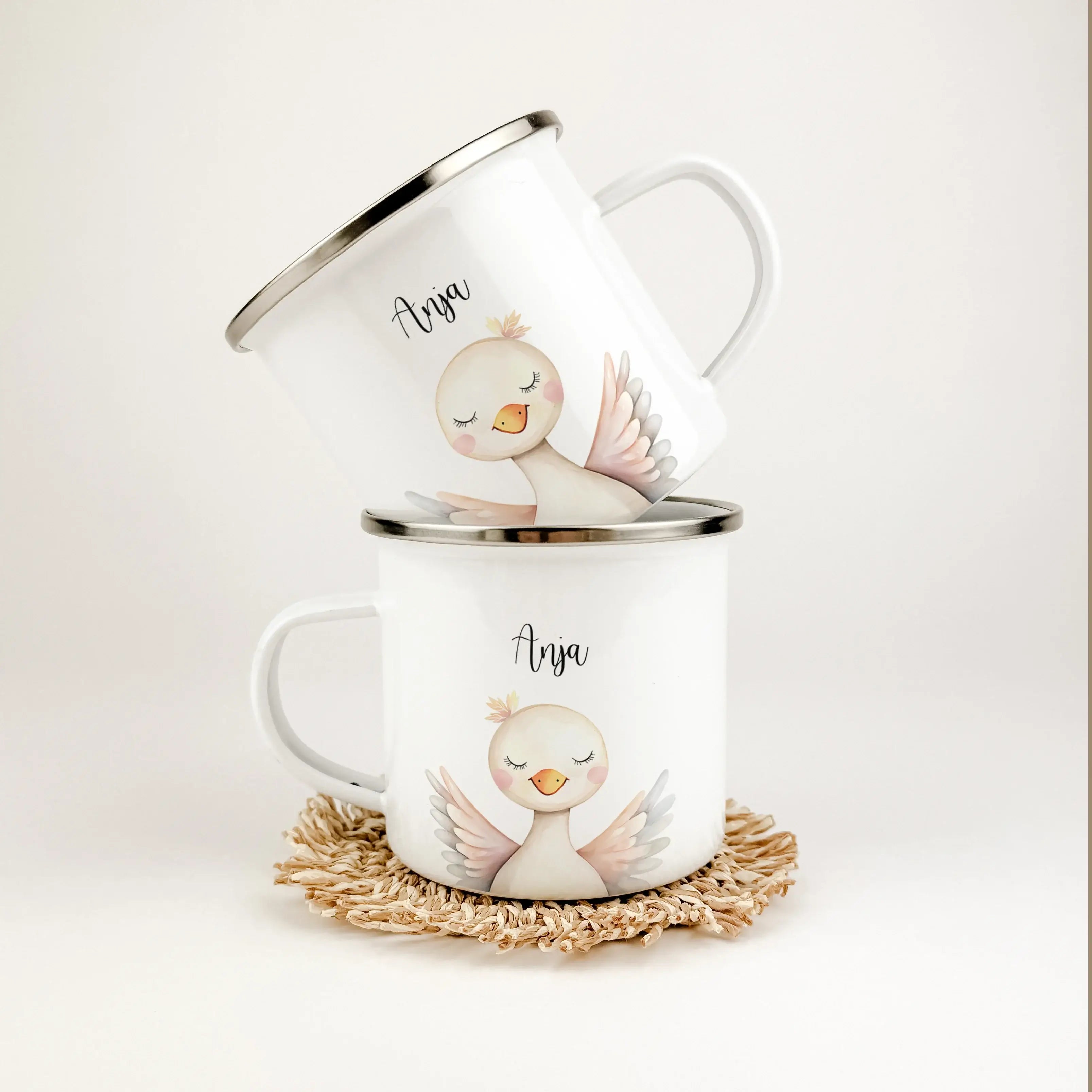 Emaille Tasse Ente Portrait-famprints-Emaille Tasse-Entdecke die wundervolle Emaille Tasse Ente Portrait – ein einzigartiges, personalisiertes Geschenk, das Herzen höher schlagen lässt! Diese individuell gestaltbare Emaille Tasse personalisiert bietet 300