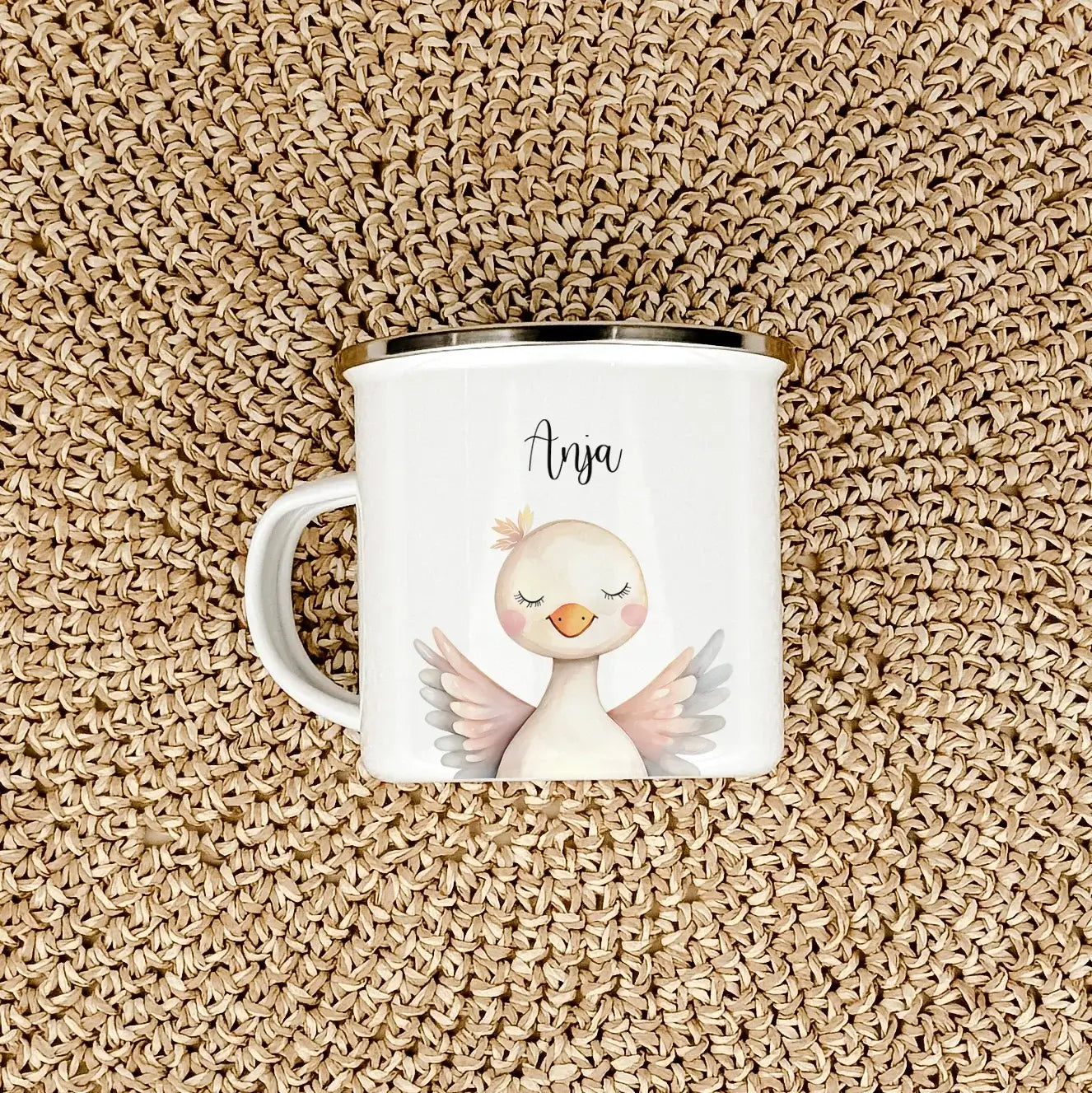 Emaille Tasse Ente Portrait-famprints-Emaille Tasse-Entdecke die wundervolle Emaille Tasse Ente Portrait – ein einzigartiges, personalisiertes Geschenk, das Herzen höher schlagen lässt! Diese individuell gestaltbare Emaille Tasse personalisiert bietet 300