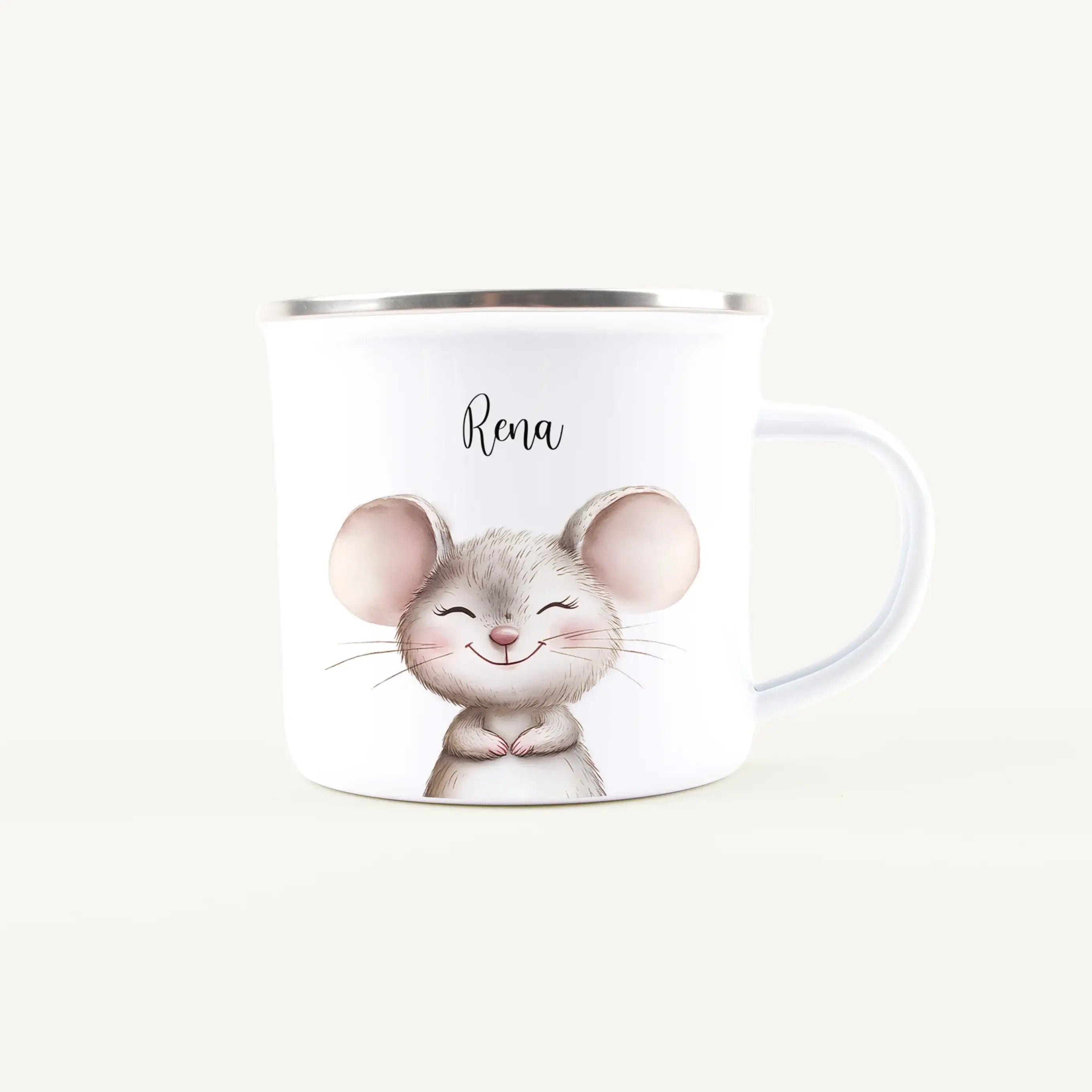 Emaille Tasse Maus Portrait-Emaille Tasse-famprints-Die Emaille Tasse Maus Portrait von famprints verwandelt kleine Alltagsmomente in persönliche Augenblicke voller Freude. Das detailreiche Maus Motiv im Aquarellstil wirkt lebendig und spricht Kinder sofo
