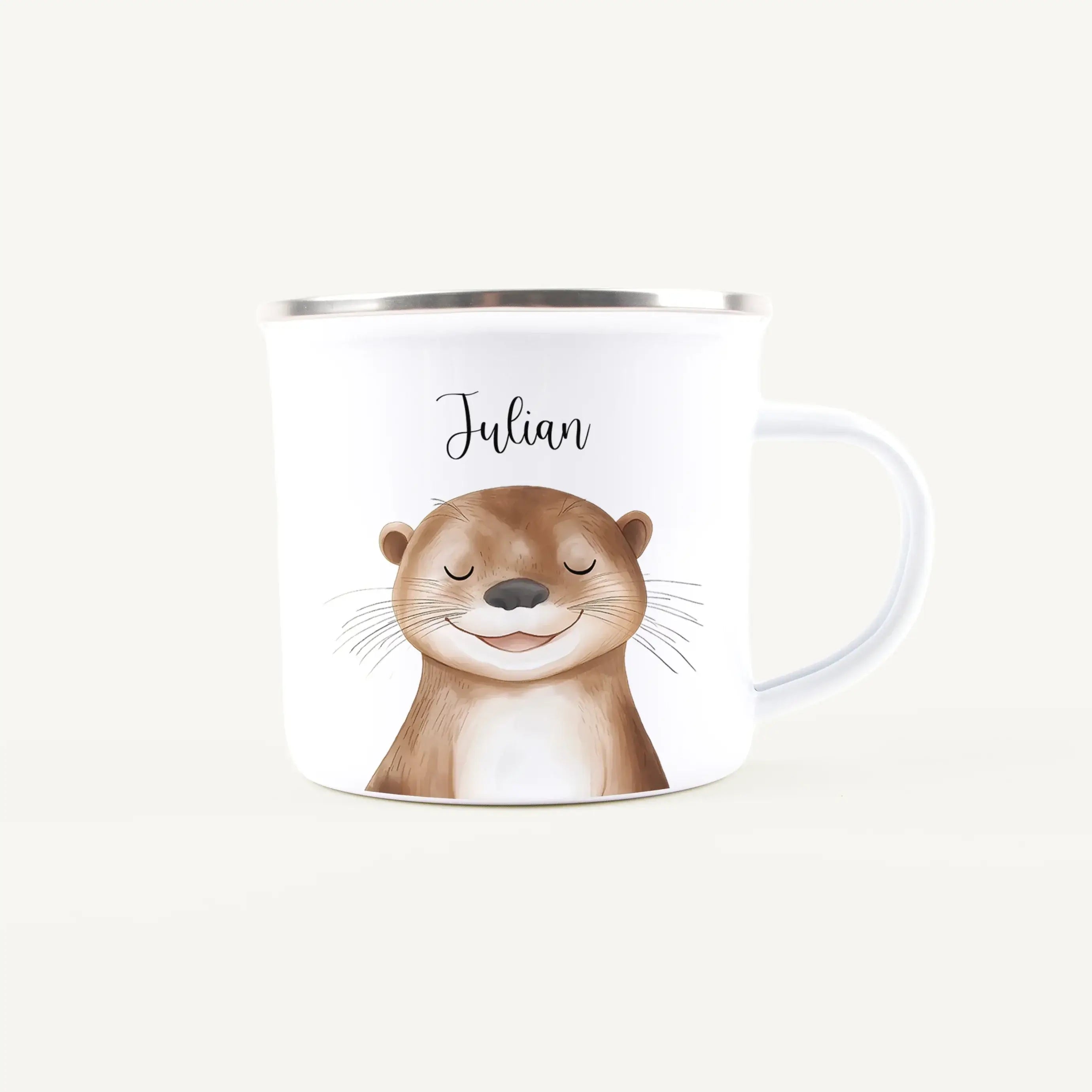 Emaille Tasse Otter Portrait-Emaille Tasse-famprints-Die Emaille Tasse Otter Portrait von famprints verbindet liebevolles Design mit persönlicher Note und wird schnell zu einem Geschenk, das man gern in den Alltag mitnimmt. Das detailreiche Otter Motiv in