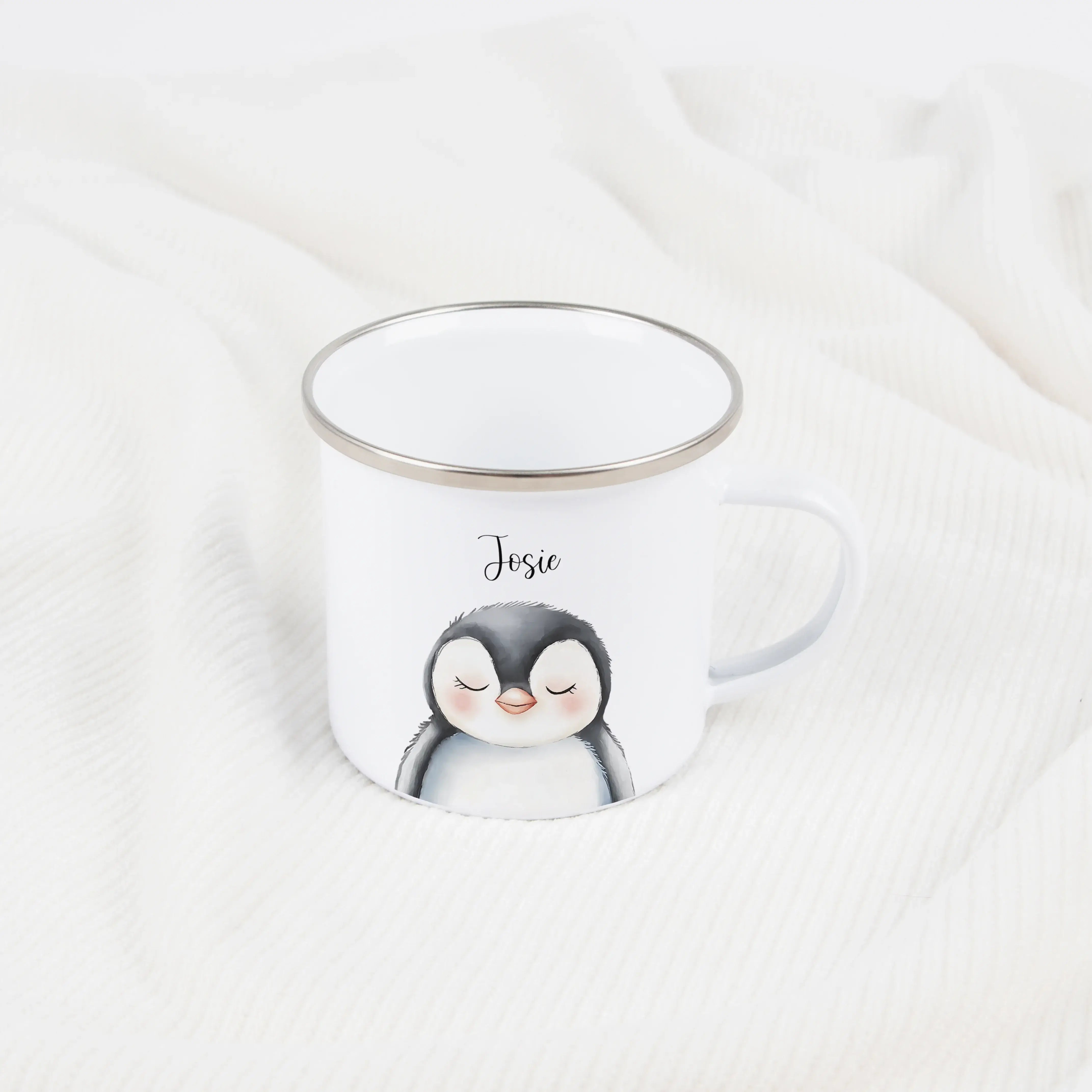 Emaille Tasse Pinguin Portrait-Emaille Tasse-famprints-Die Emaille Tasse Pinguin Portrait von famprints bringt Kindern jeden Morgen ein kleines Stück Freude an den Frühstückstisch. Mit ihrem liebevoll gestalteten Wasserfarben-Look und der Auswahl aus zwei