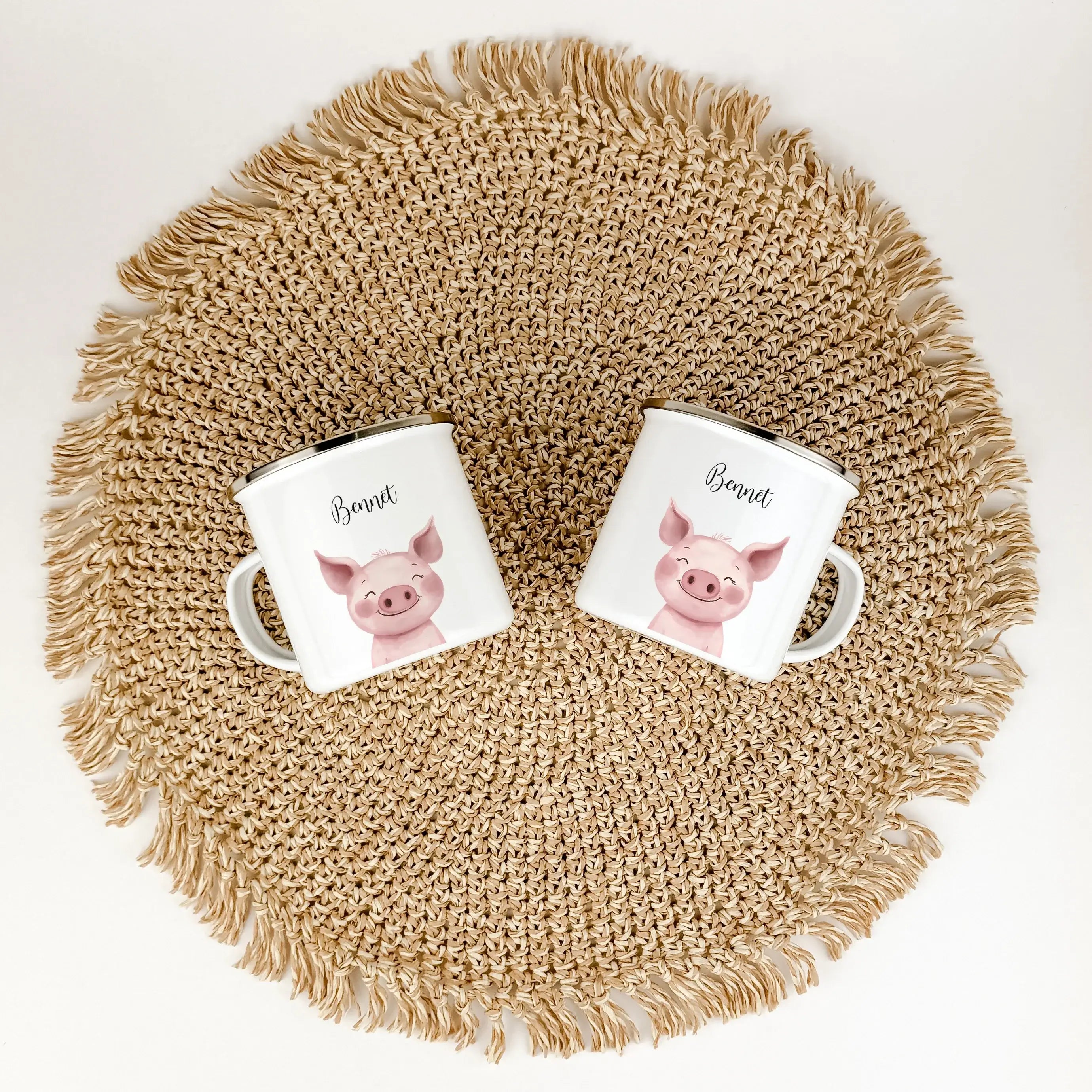 Emaille Tasse Schwein Portrait-famprints-Emaille Tasse-Die Emaille Tasse Schwein Portrait ist das perfekte personalisierte Geschenk für Kinder und macht jeden Anlass zu etwas Besonderem. Ob zu Einschulung, Taufe, Ostern, Weihnachten oder zum Geburtstag –