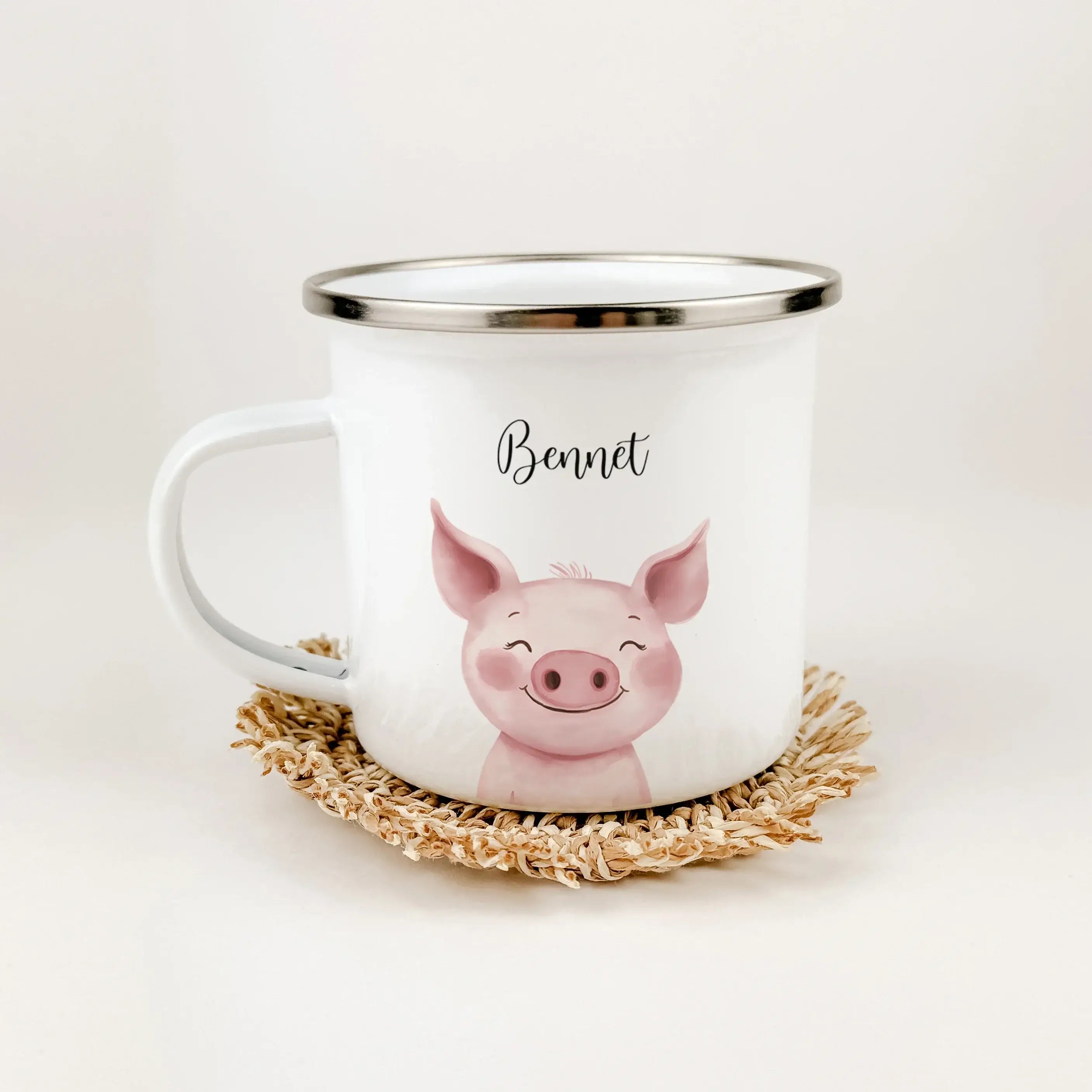 Emaille Tasse Schwein Portrait-famprints-Emaille Tasse-Die Emaille Tasse Schwein Portrait ist das perfekte personalisierte Geschenk für Kinder und macht jeden Anlass zu etwas Besonderem. Ob zu Einschulung, Taufe, Ostern, Weihnachten oder zum Geburtstag –
