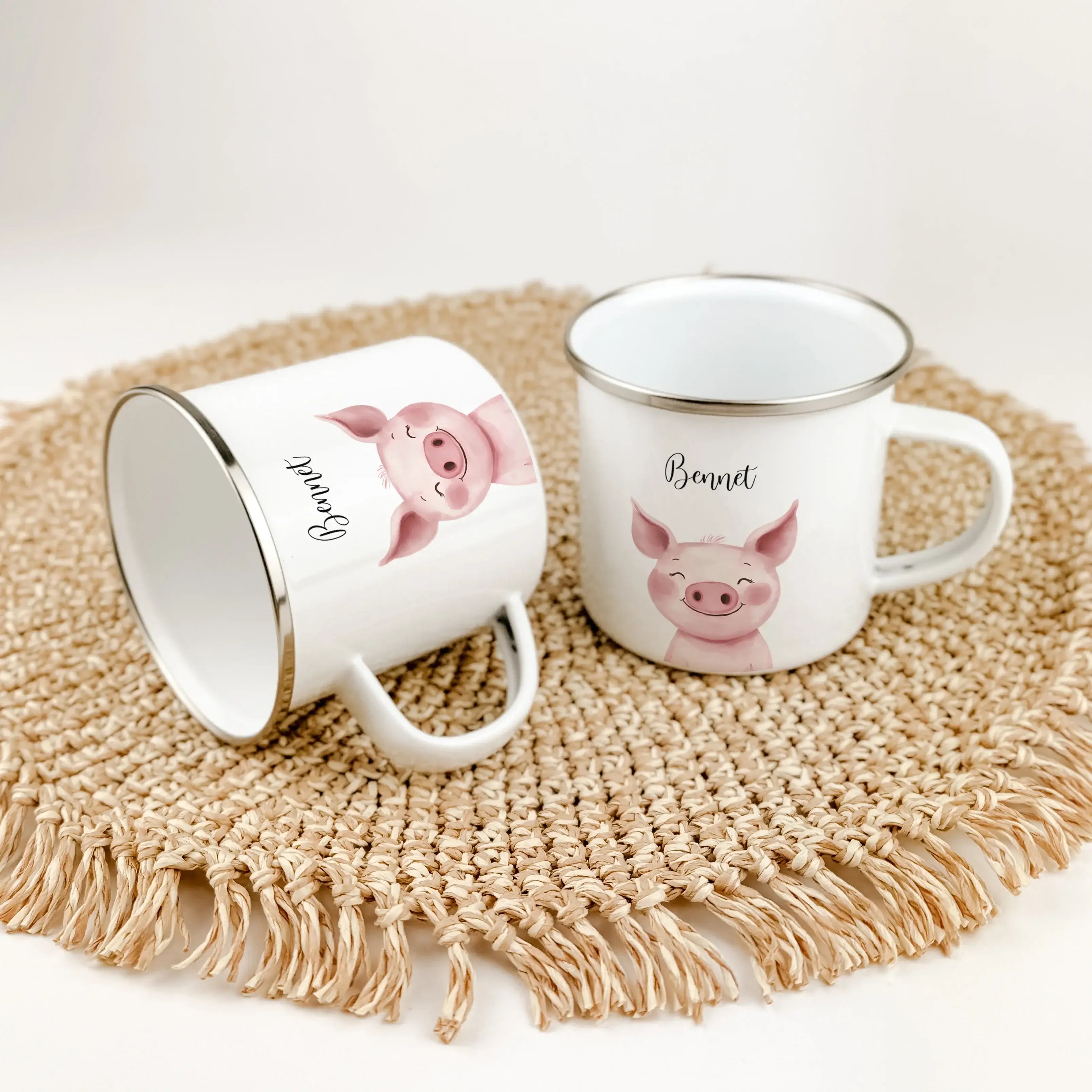 Emaille Tasse Schwein Portrait-famprints-Emaille Tasse-Die Emaille Tasse Schwein Portrait ist das perfekte personalisierte Geschenk für Kinder und macht jeden Anlass zu etwas Besonderem. Ob zu Einschulung, Taufe, Ostern, Weihnachten oder zum Geburtstag –