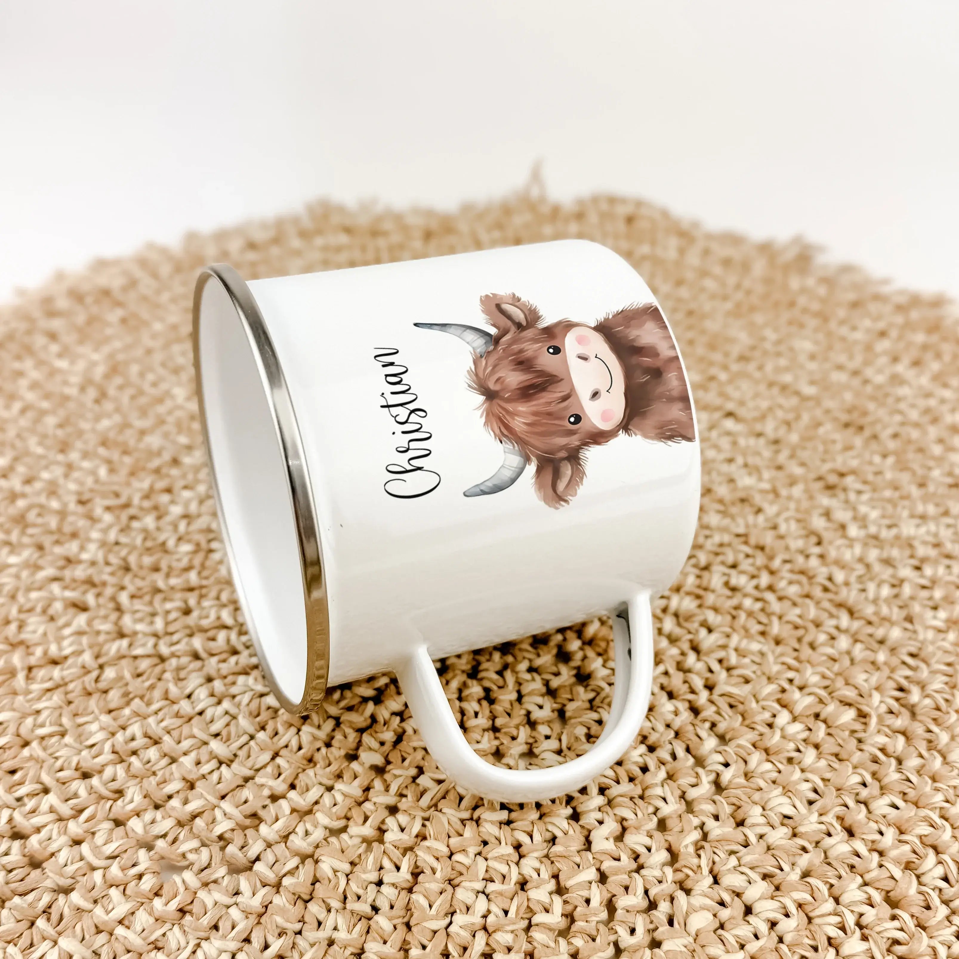 Emaille Tasse Stier Portrait-famprints-Emaille Tasse-Entdecke die einzigartige Emaille Tasse Stier Portrait – eine personalisierte Emaille Tasse, die mit einem beeindruckenden Stier-Portrait in bezaubernder Aquarell-Optik verzaubert. Der hochwertige und l