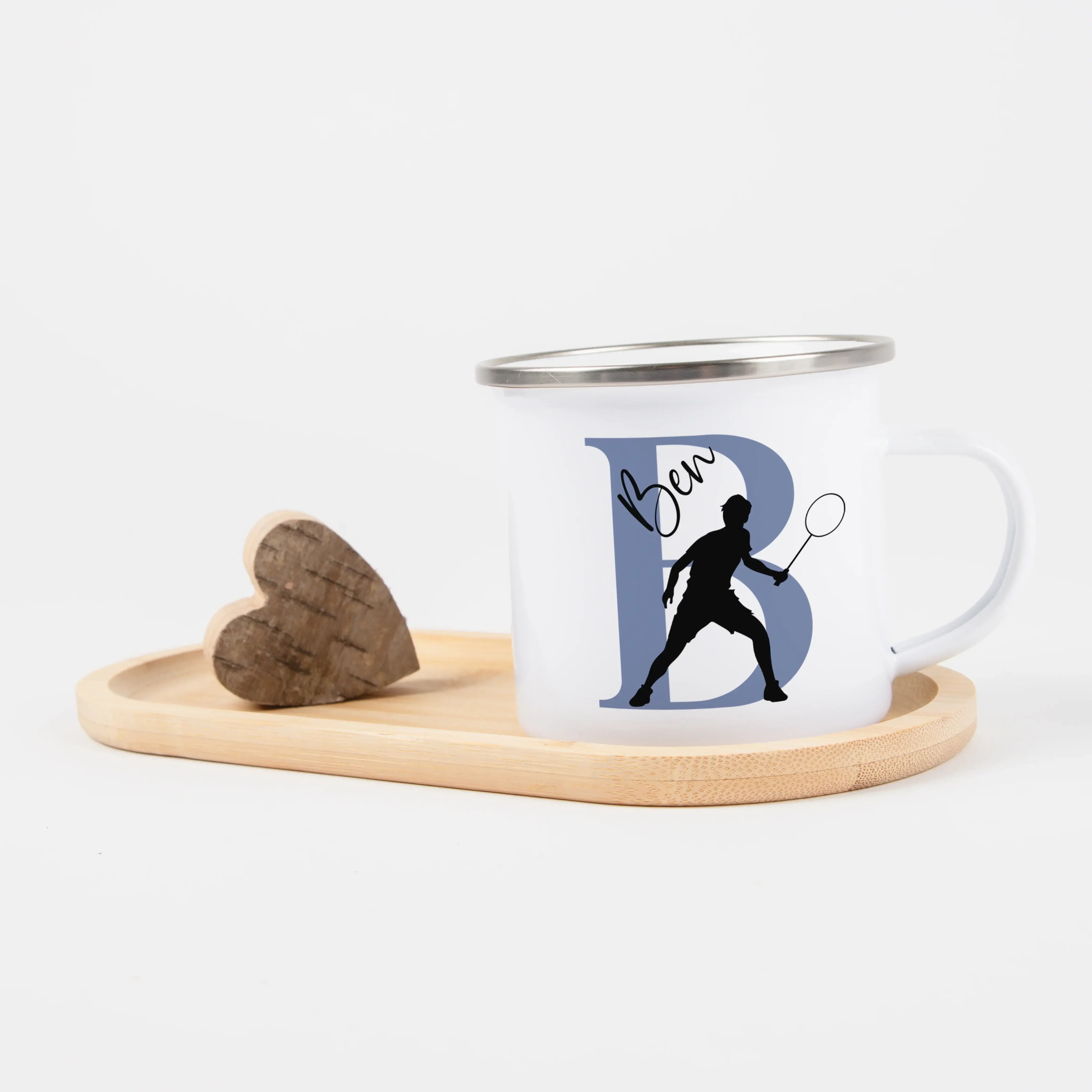 Emaille Tasse mit Namen Badminton-Emaille Tasse-famprints-Die Emaille Tasse mit Namen Badminton von famprints ist genau das Richtige, wenn du ein persönliches Geschenk suchst oder dir selbst eine Freude machen willst. Dein Name wird hochwertig auf die Tas