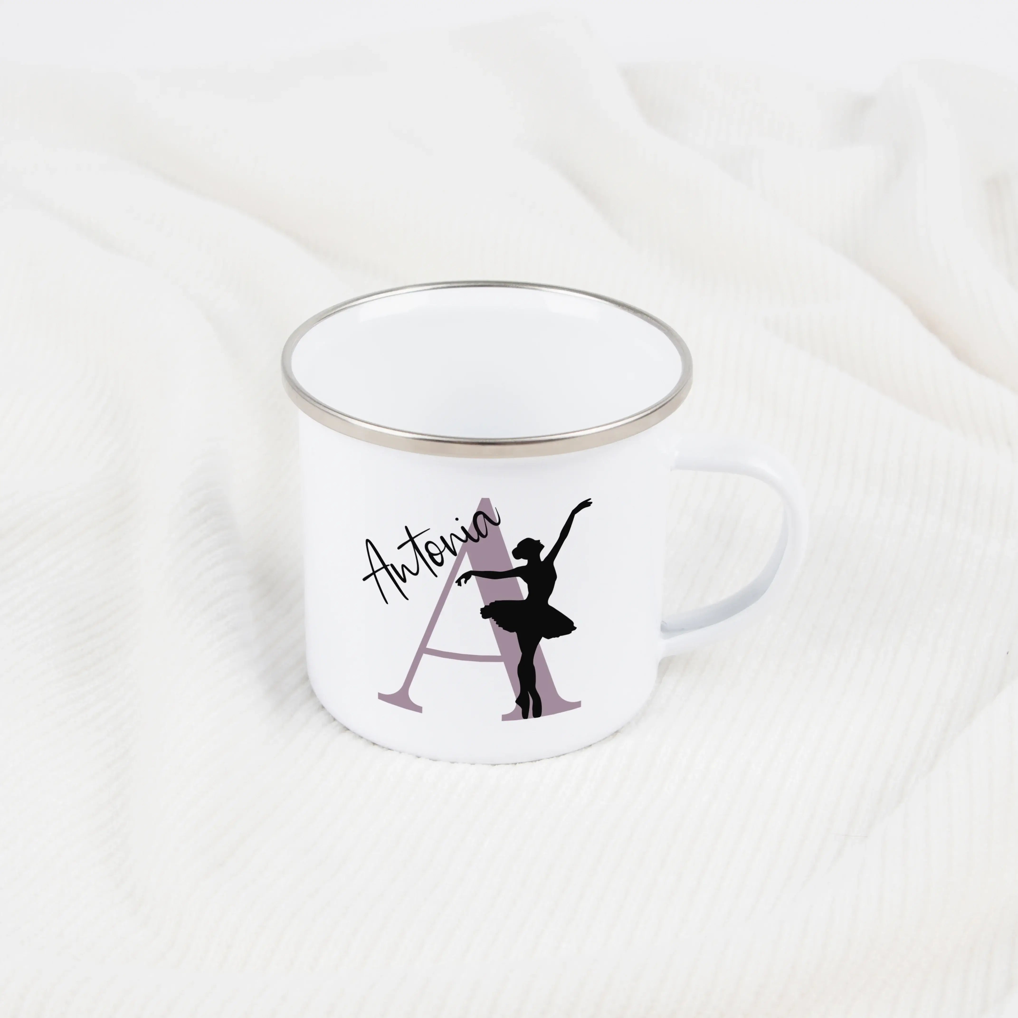Emaille Tasse mit Namen Ballett-Emaille Tasse-famprints-Die Emaille Tasse mit Namen Ballett von famprints ist genau das Richtige, wenn du ein persönliches Geschenk für ein tanzbegeistertes Kind suchst oder dir selbst eine individuelle Freude machen willst