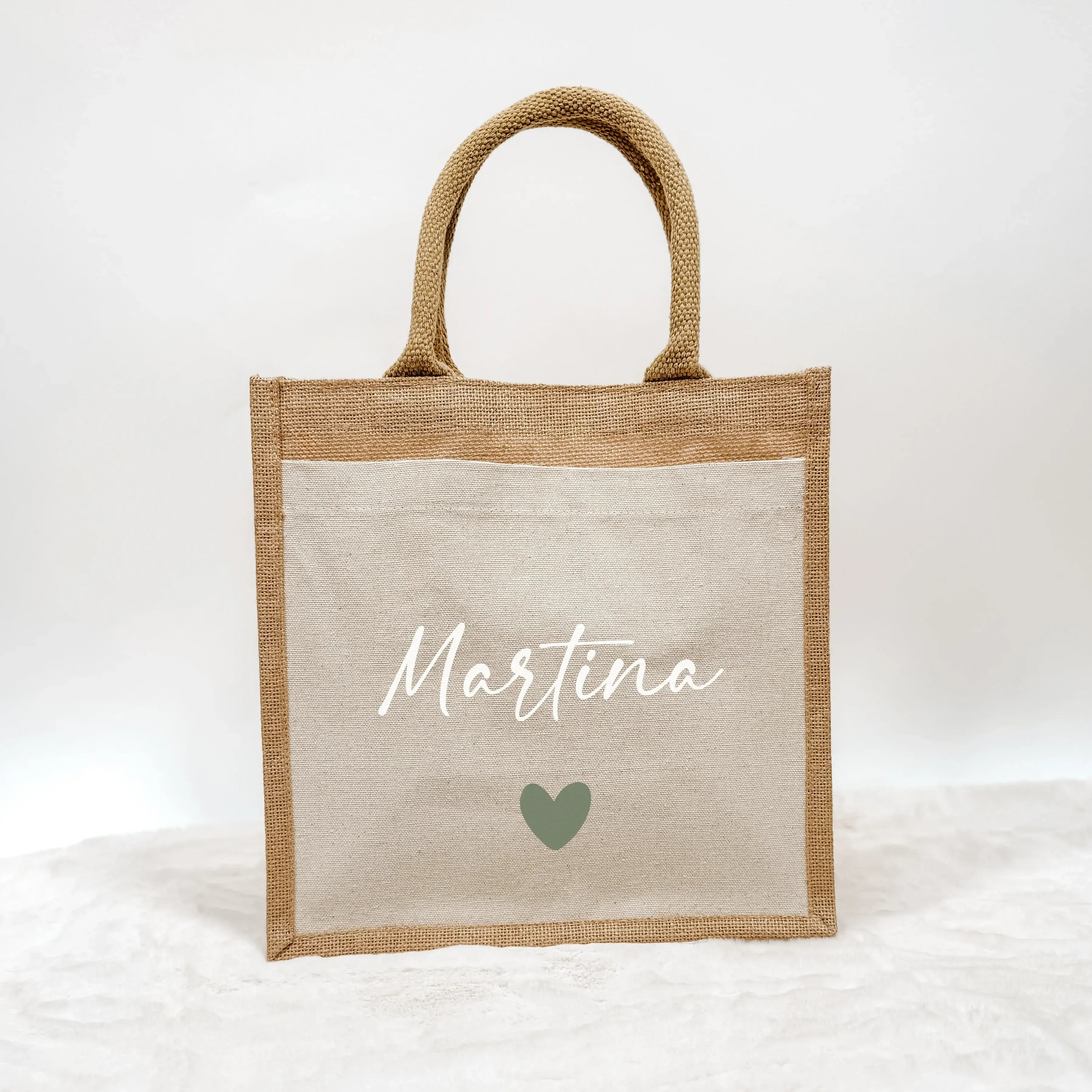 Jutetasche Wunschtext - Jutetasche - famprints - Entdecke die Jutetasche Wunschtext – dein persönlicher Begleiter für jeden Tag! Diese nachhaltige Jutetasche kannst du mit deinem Wunschtext individuell gestalten. Ob ein Name, ein besonderes Wort oder ein