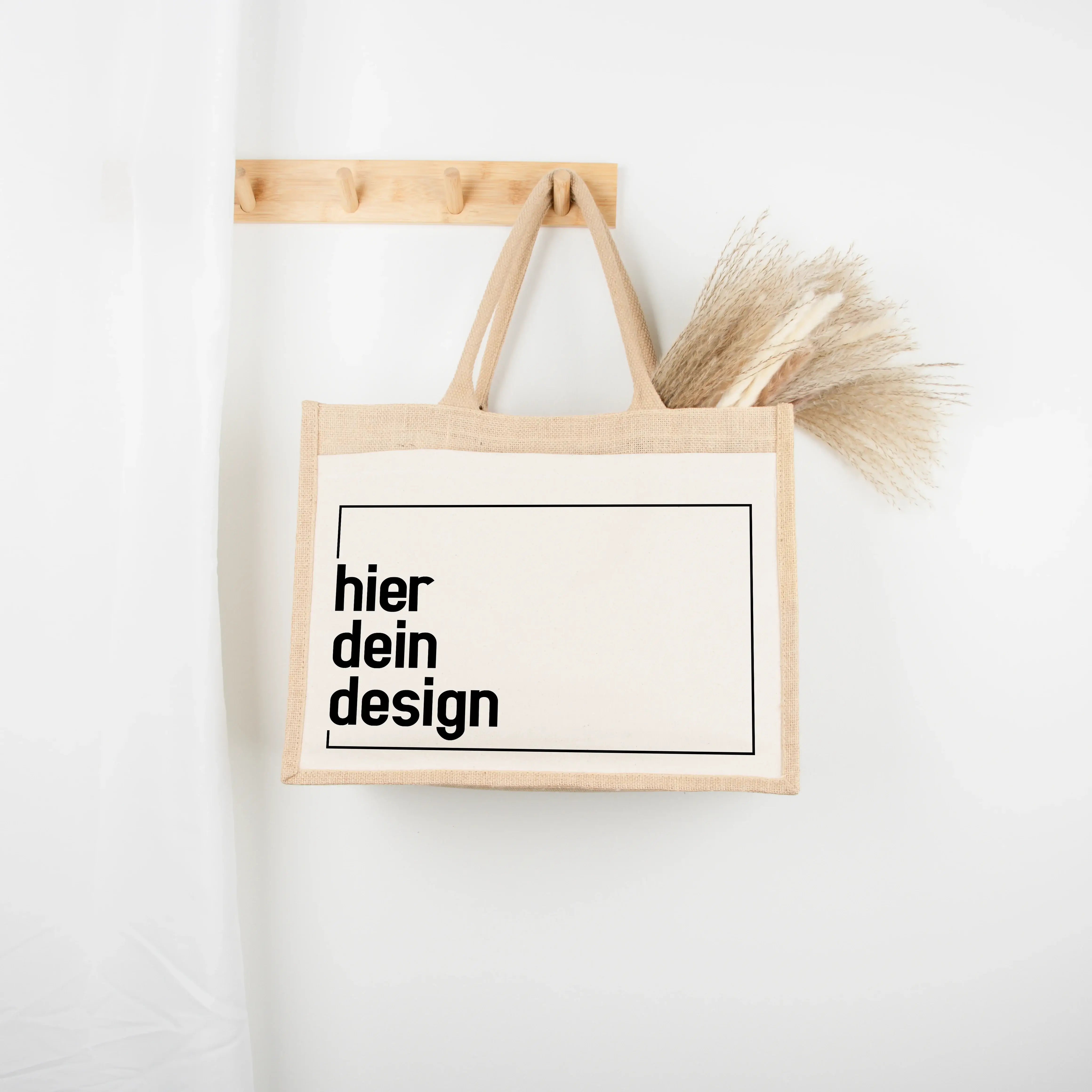 Jutetasche Dein Design-Jutetasche-famprints-Jutetasche Dein Design ist deine persönliche Tragetasche mit Charakter. Bei famprints gestaltest du eine hochwertige Jutetasche, die außen ihre natürliche Optik behält und innen laminiert ist. So wirkt sie authe