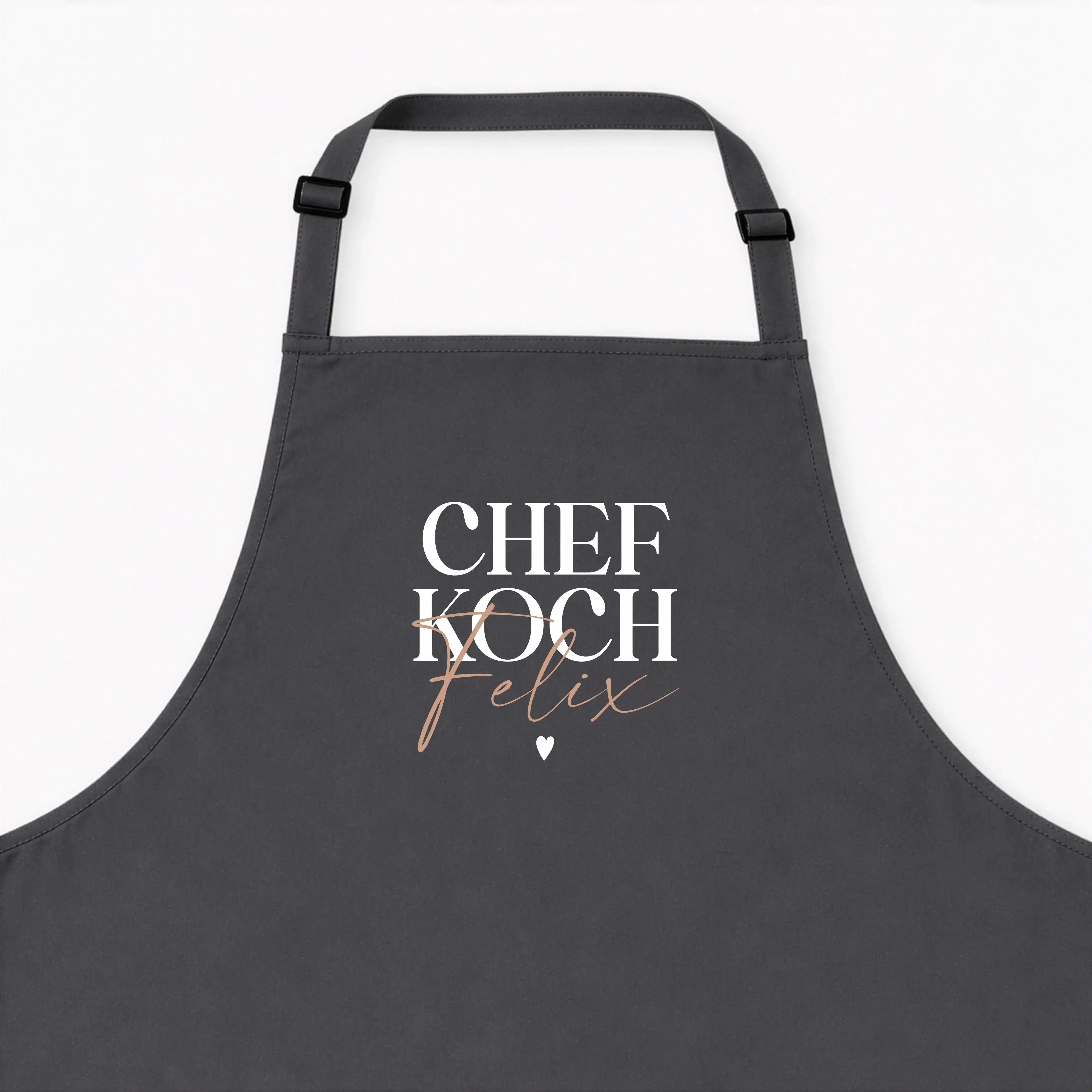 Kochschürze Chefkoch-Kochschürze-famprints-Die Kochschürze Chefkoch von famprints ist mehr als ein praktisches Küchenaccessoire. Sie wird mit deinem Wunsch­namen personalisiert und verwandelt jedes Kochen in einen ganz persönlichen Moment. Der klare Schri