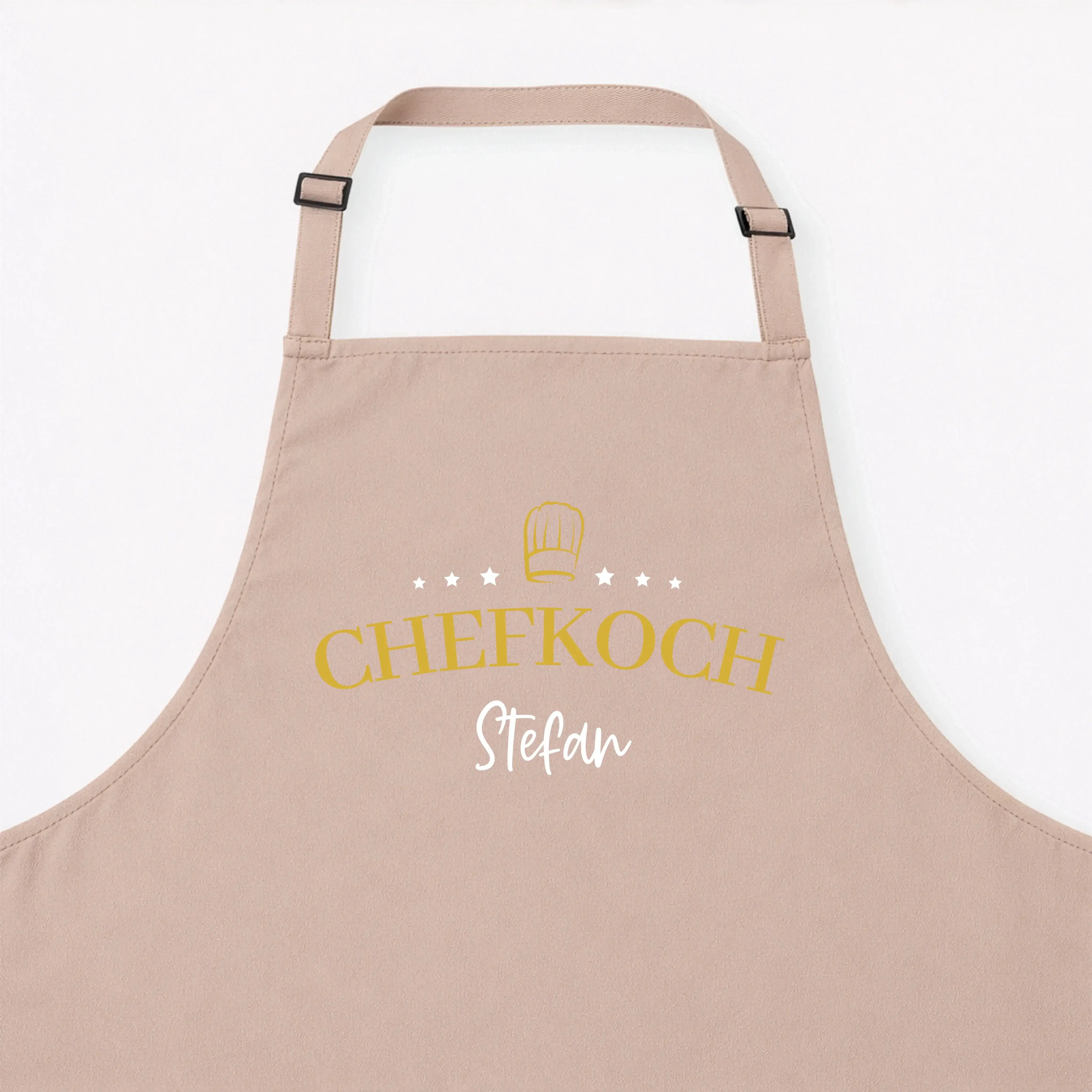 Kochschürze Chefkoch Sterne-Kochschürze-famprints-Die Kochschürze Chefkoch Sterne ist das perfekte Geschenk für alle, die gern am Herd stehen und dabei Persönlichkeit zeigen wollen. Mit dem markanten Chefkoch Schriftzug, den Sternen und der edlen Kochmütz