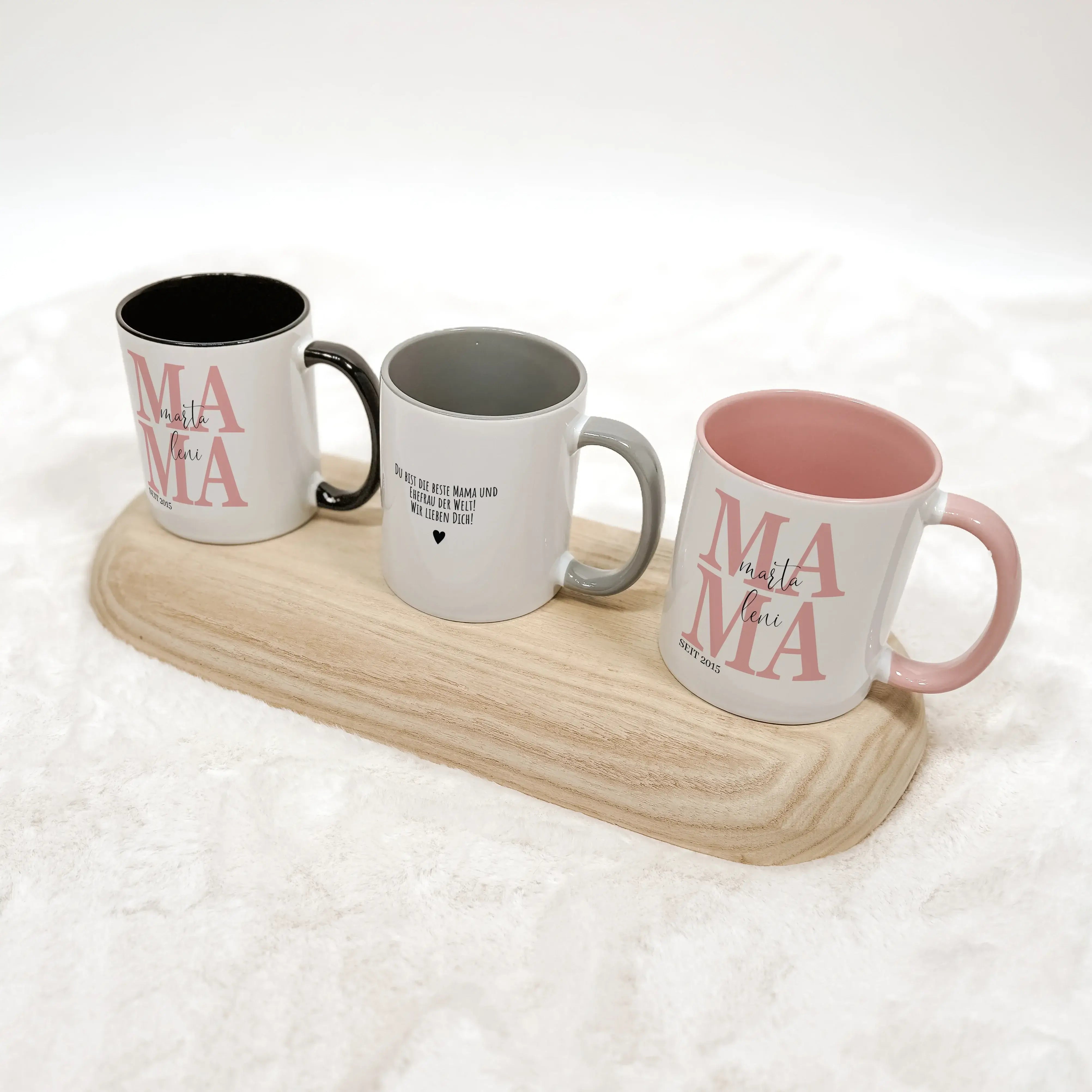 Tasse Mama seit - Keramik Tasse - famprints - Entdecke die perfekte Tasse für jede Mama – ein liebevolles Geschenk, das Freude und Emotionen vereint. Mit der personalisierten Keramik Tasse „Mama seit“ bringst du nicht nur ein Lächeln auf ihr Gesicht, sond
