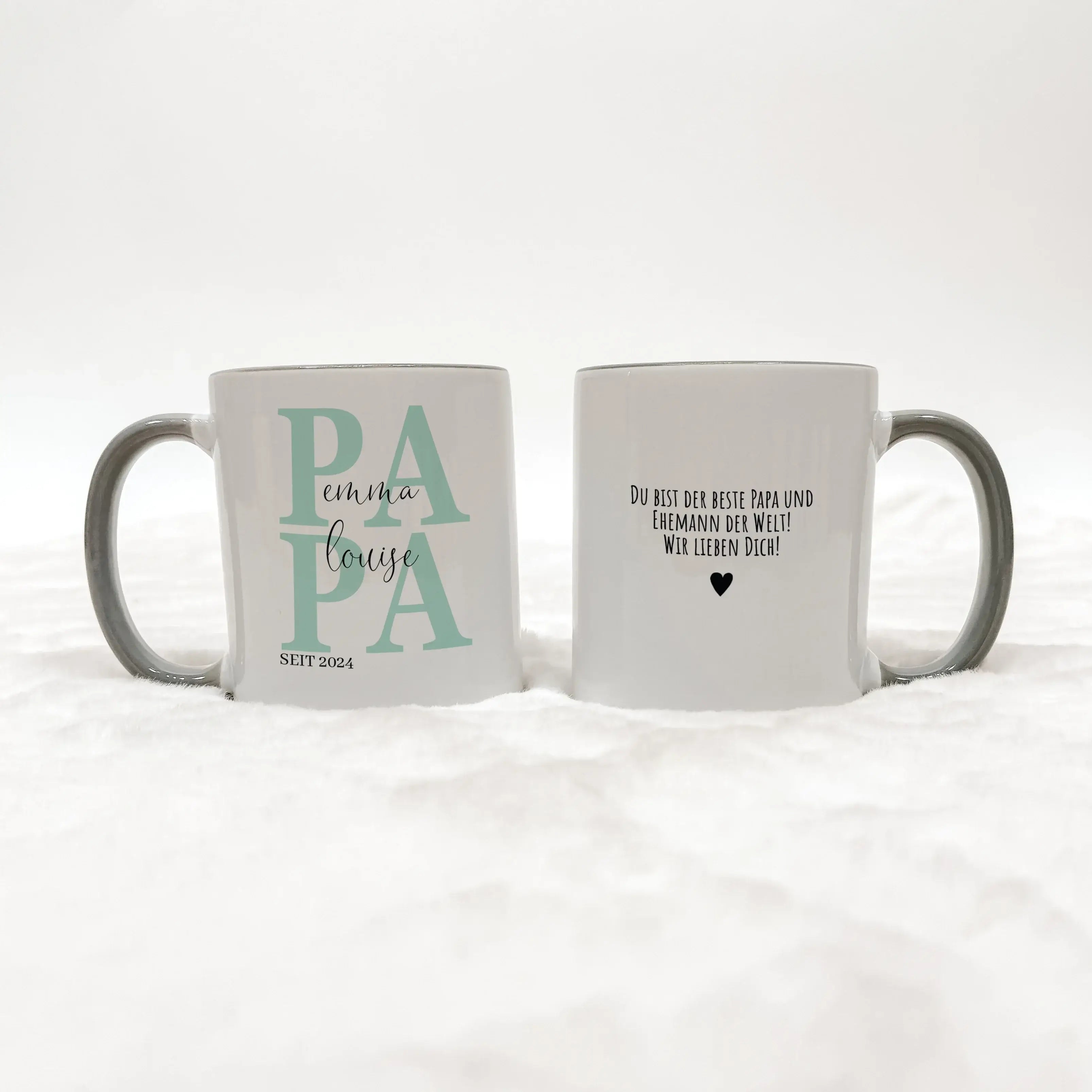 Tasse Papa seit - Keramik Tasse - famprints - Entdecke die Tasse Papa seit – das perfekte Geschenk, um Väter zu feiern und ihnen ein Lächeln ins Gesicht zu zaubern. Mit dieser personalisierten Keramik-Tasse, die Platz für die Namen der Kinder und das Jahr