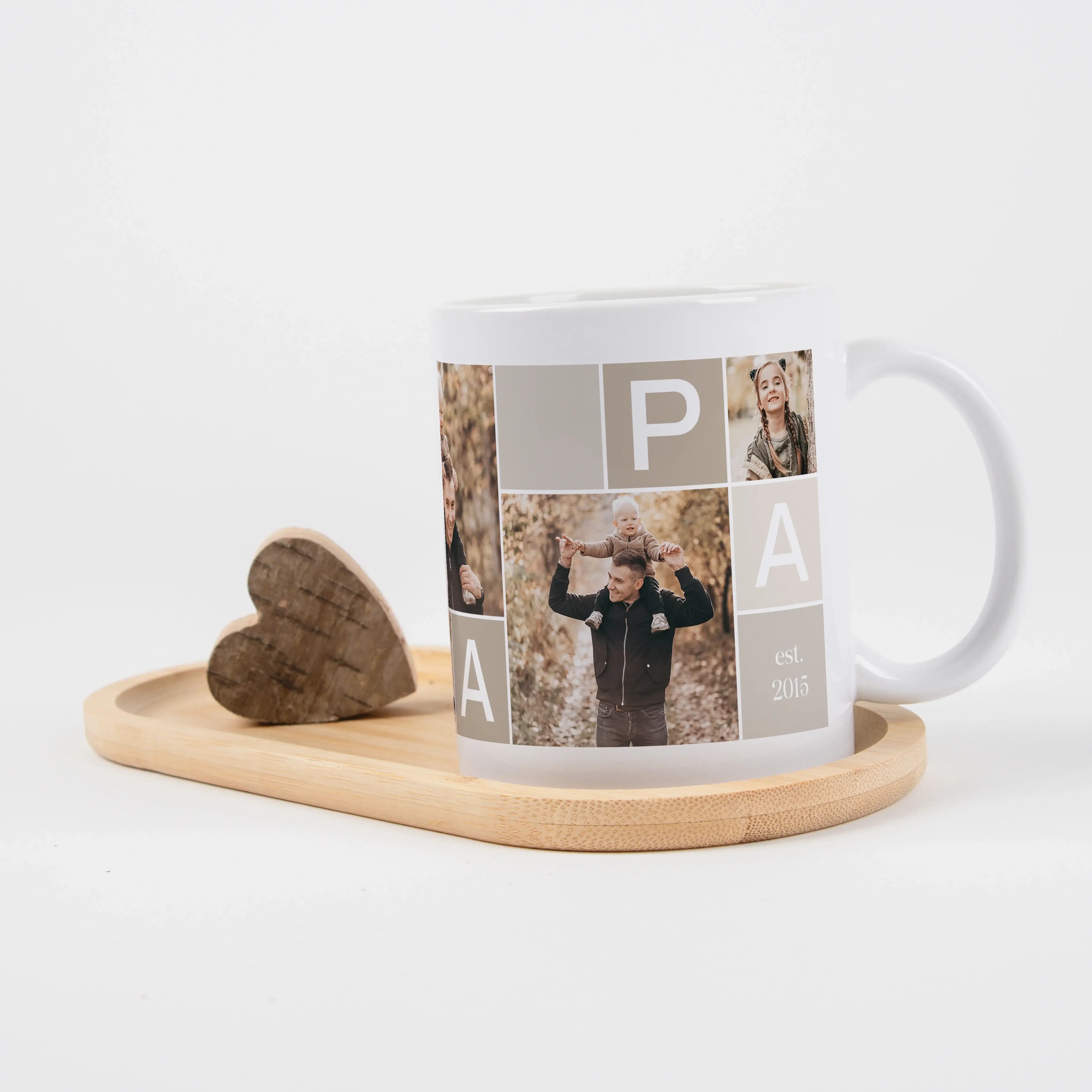 Fototasse Papa-Keramik Tasse-famprints-Die Fototasse Papa von famprints macht aus einer einfachen Tasse ein persönliches Lieblingsstück für jeden Tag. Du gestaltest deine individuelle Tasse für Papa ganz einfach selbst und kombinierst fünf eigene Fotos mi