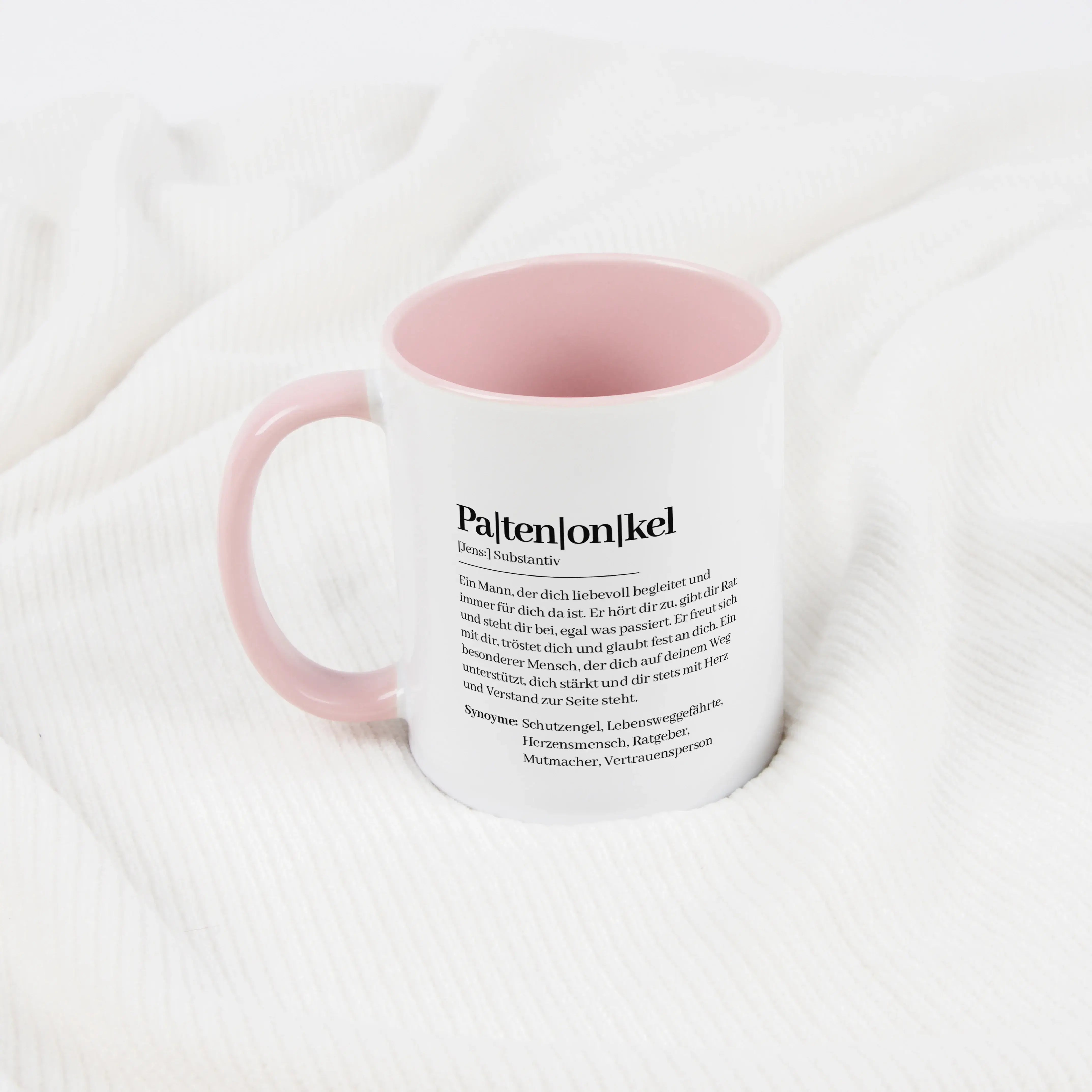 Tasse Definition Patenonkel-Keramik Tasse-famprints-Die Tasse Definition Patenonkel ist eine persönliche Geschenkidee für einen Menschen, der im Alltag, zur Taufe oder zu besonderen Momenten einfach dazugehört. Das Design im Duden Stil beschreibt deinen P