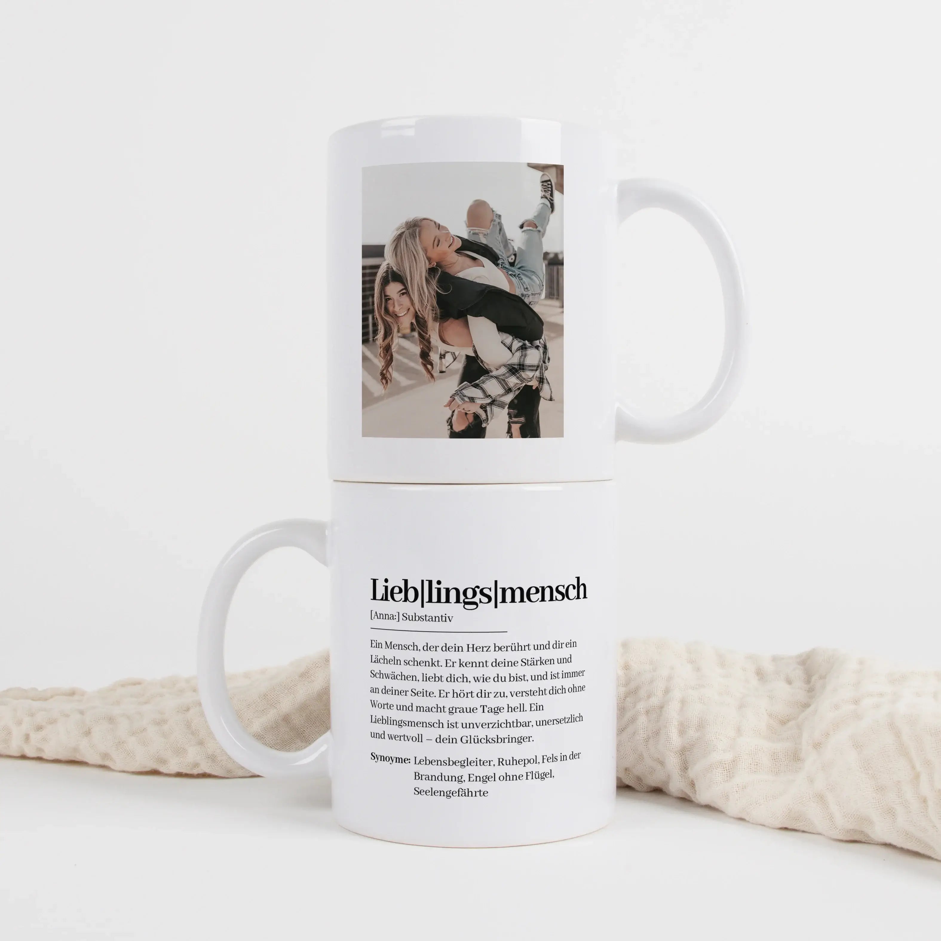 Tasse Definition Lieblingsmensch-Keramik Tasse-famprints-Die Tasse Definition Lieblingsmensch ist mehr als nur eine personalisierte Tasse – sie ist eine kleine Botschaft für einen Menschen, der dir besonders wichtig ist. Der liebevolle Definitionstext im
