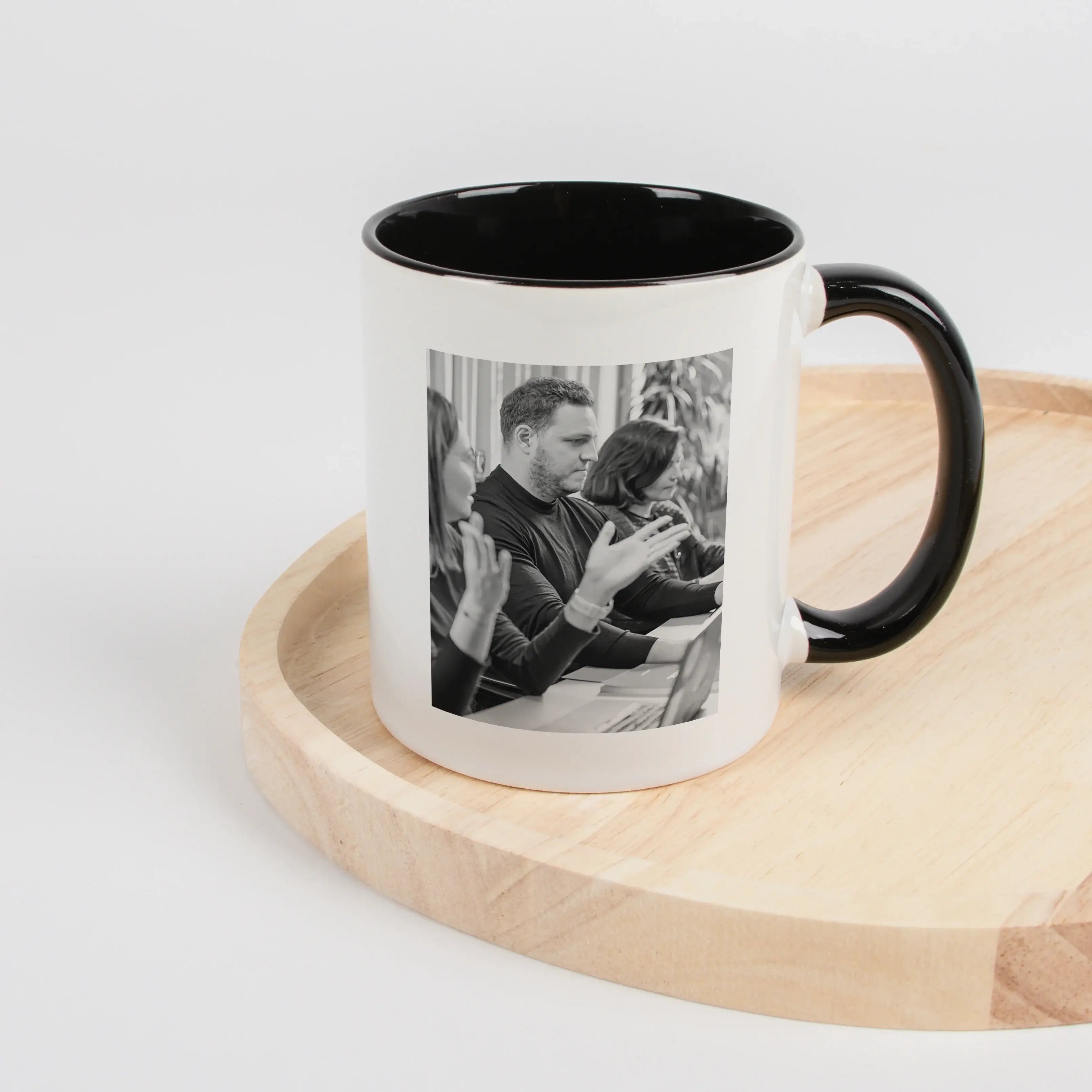 Tasse Definition Kollege-Keramik Tasse-famprints-Die Tasse Definition Kollege ist eine persönliche Geschenkidee für einen Menschen, der den Arbeitsalltag jeden Tag ein bisschen besser macht. Im liebevollen Duden Stil beschreibt sie deinen Kollegen mit Wor