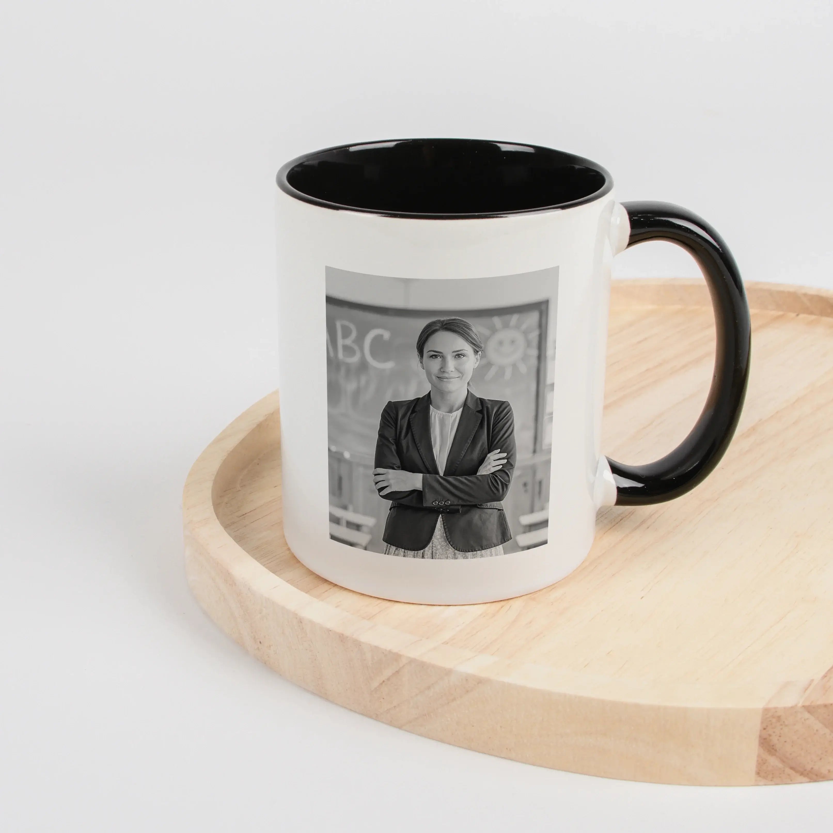 Tasse Definition Lehrerin-Keramik Tasse-famprints-Die Tasse Definition Lehrerin ist ein persönliches Geschenk für einen Menschen, der jeden Tag viel gibt und oft genau die richtigen Worte findet. Auf der weißen Tasse steht eine liebevolle Beschreibung im